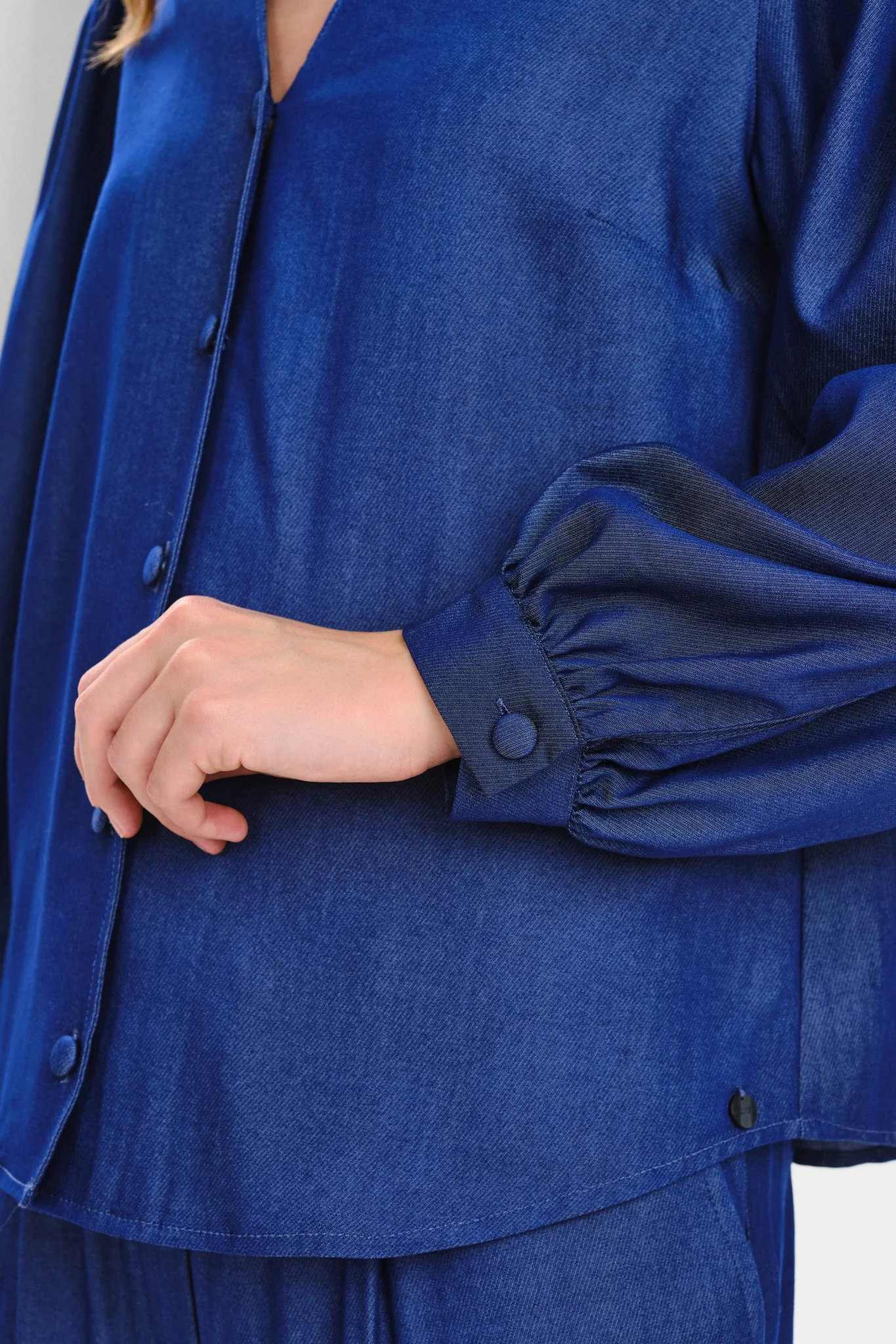 NUEDIBE BLOUSE - Medium Blue Denim - Image 4