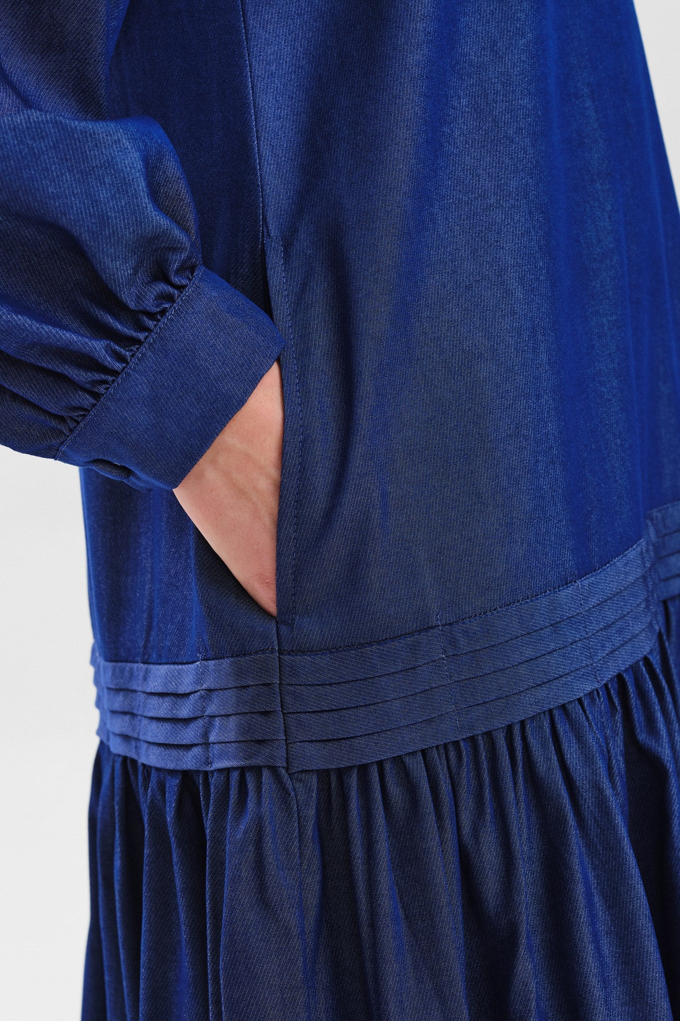 NUEDIBE DRESS - Medium Blue Denim - Image 5