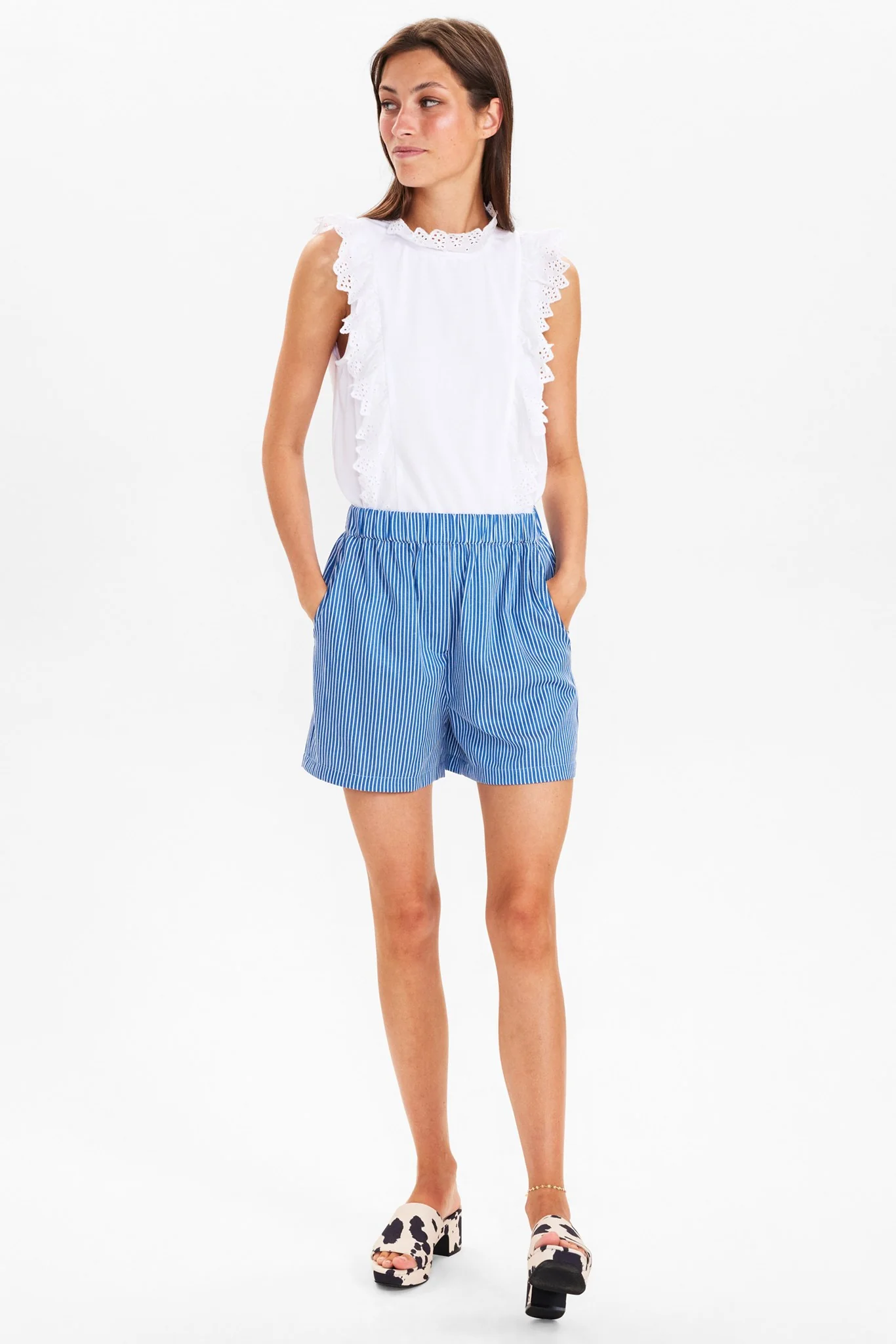 NUELLAS SHORTS - Medium Blue Denim - Image 3