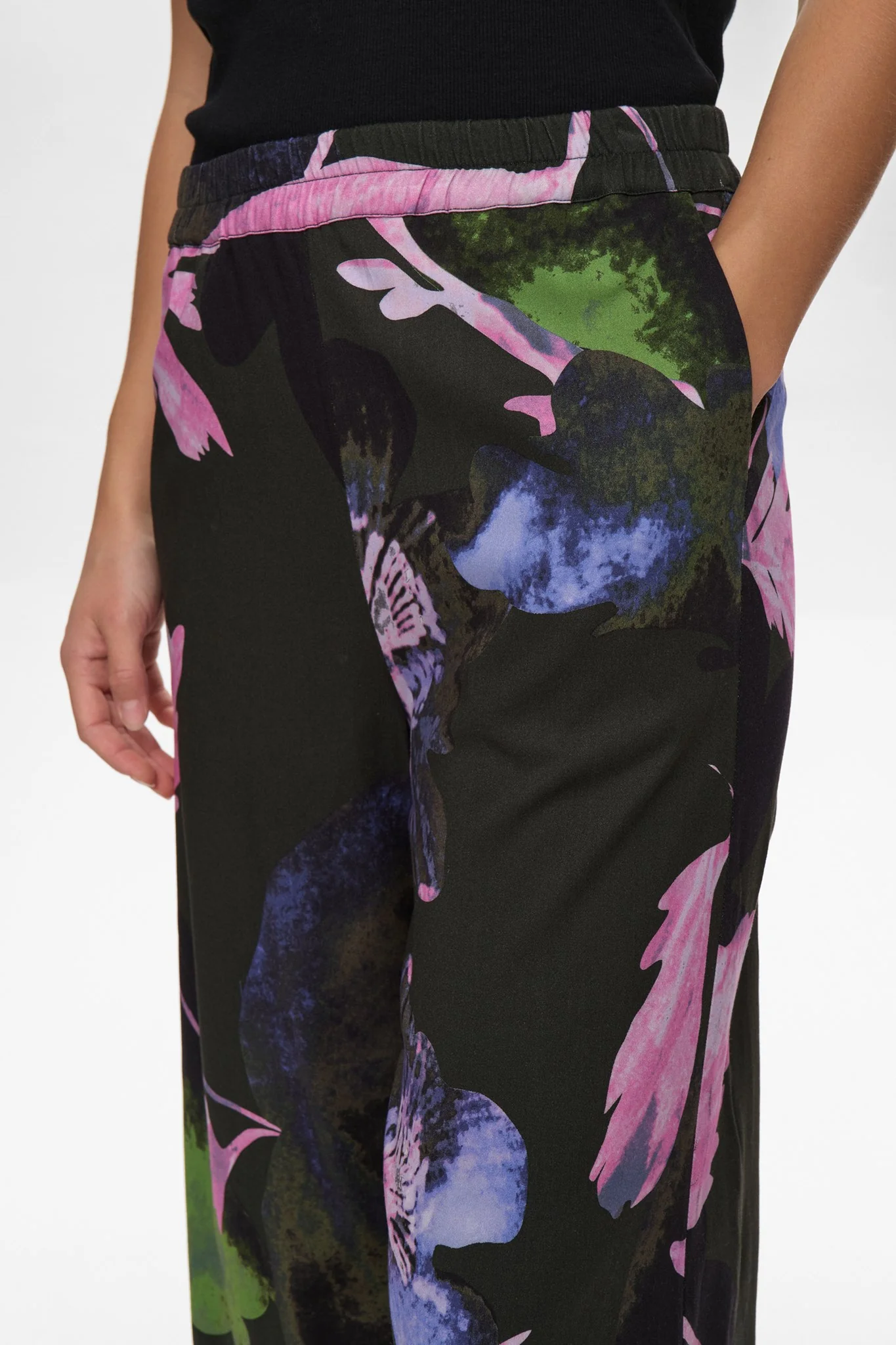 NUFEYA PANTS - Rosin - Image 4