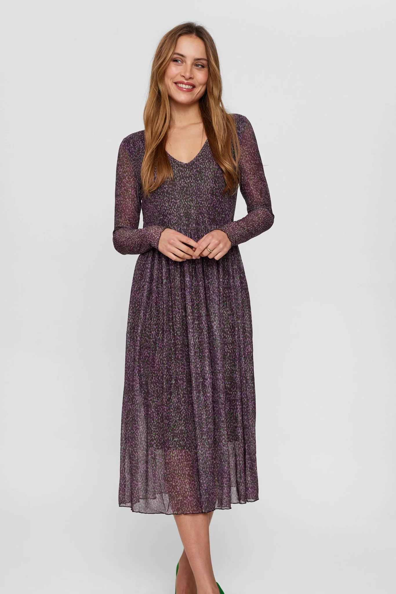 NUFREJA V-NECK DRESS - Ivy Green