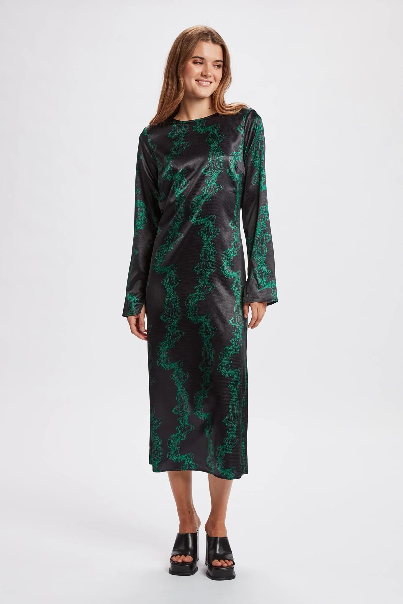 NUGREENY DRESS - Caviar