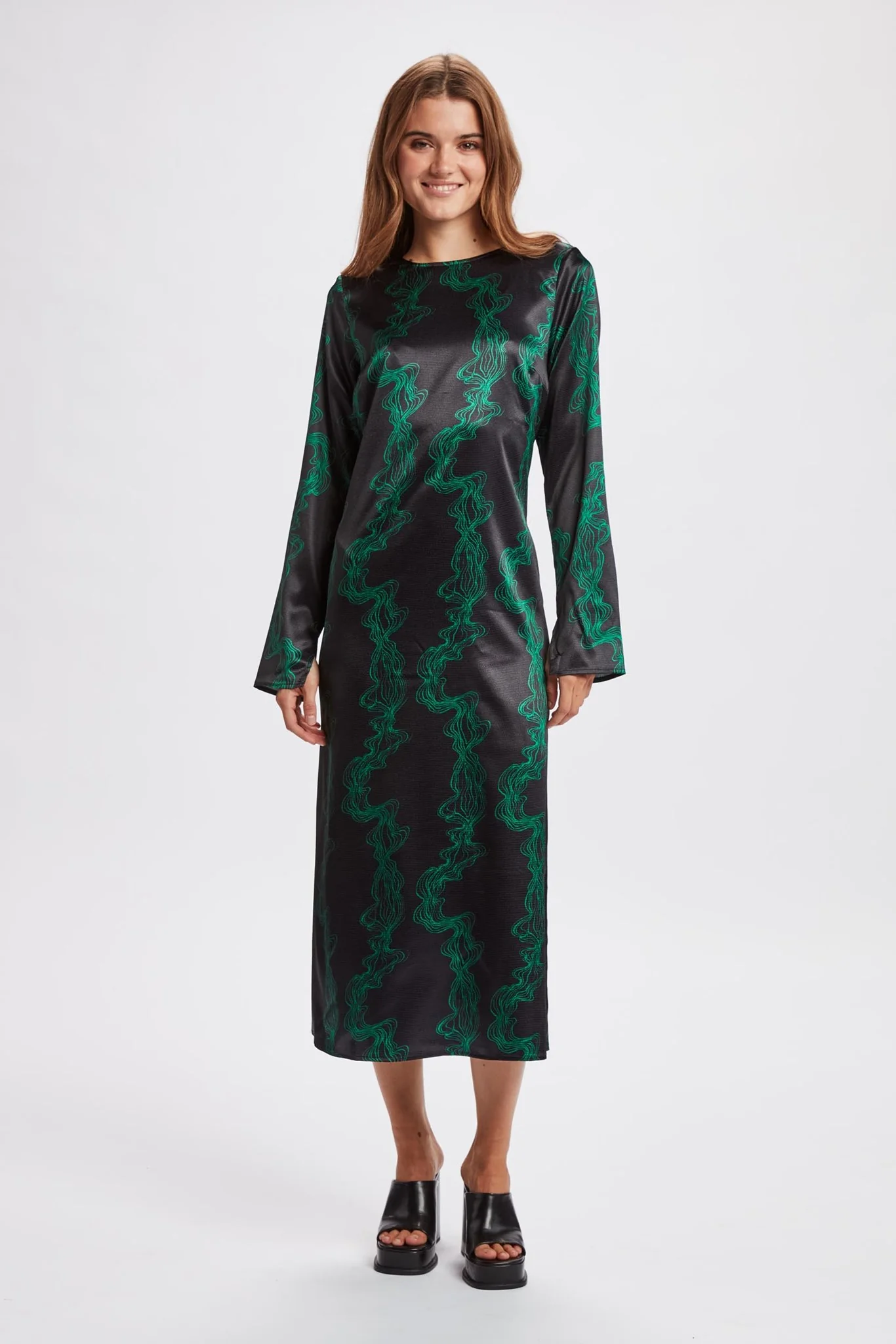 NUGREENY DRESS - Caviar - Image 3