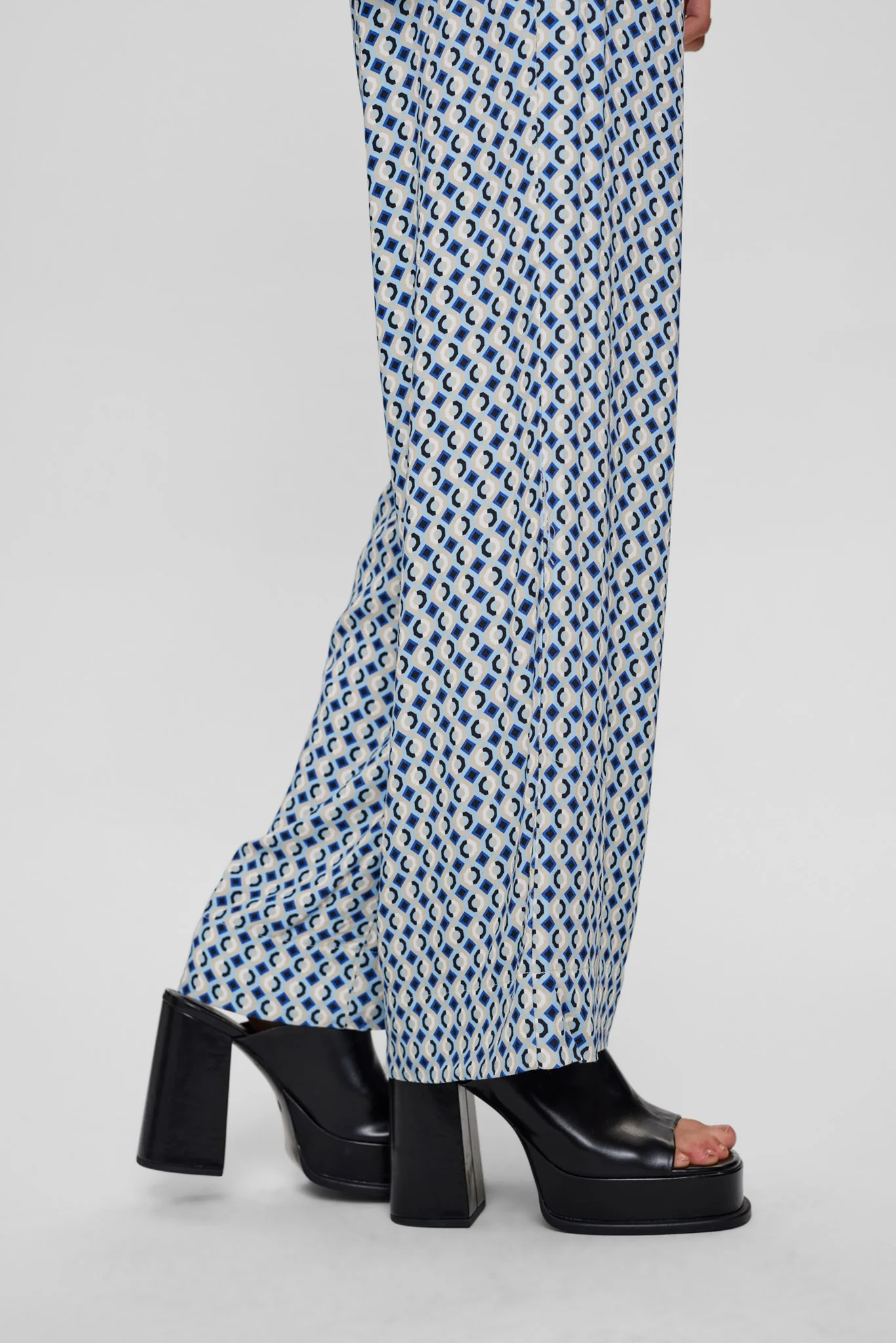 NUHOLA PANTS - Powder Blue - Image 5