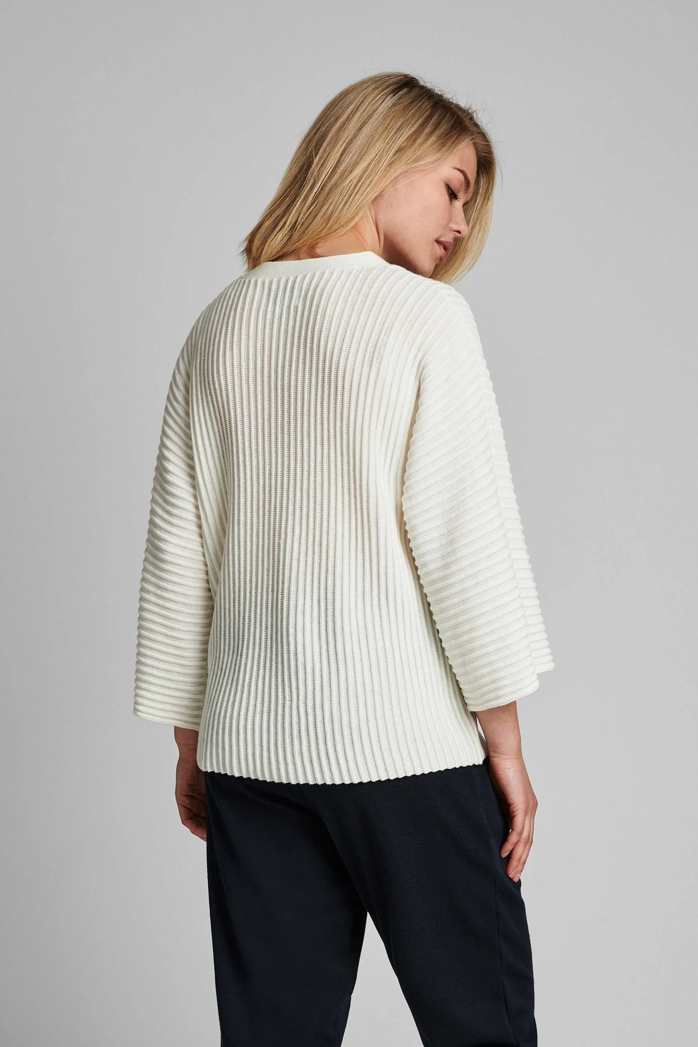 NUIRMELIN V-NECK PULLOVER - NOOS - Cloud Dancer - Image 3