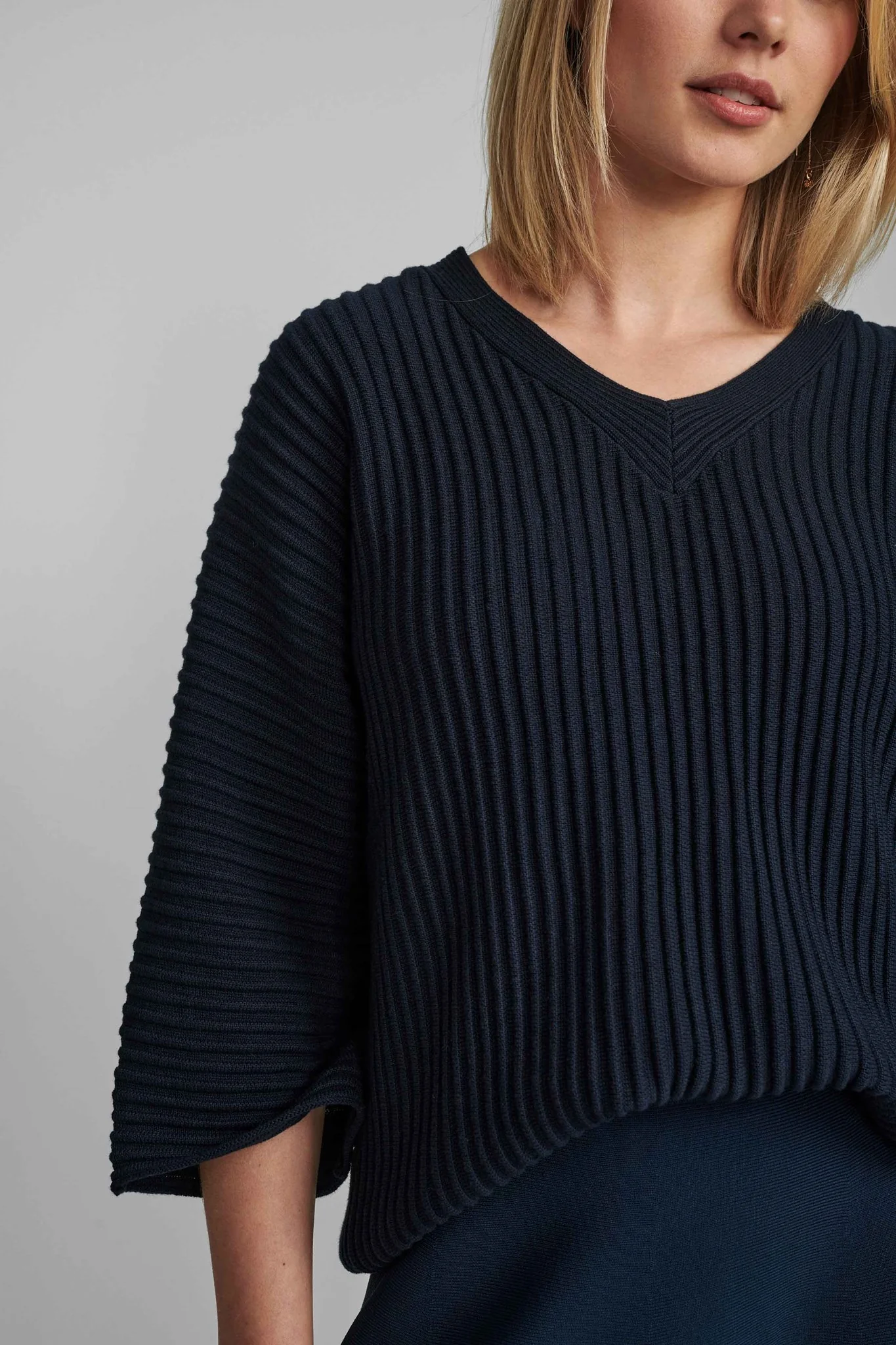 NUIRMELIN V-NECK PULLOVER - NOOS - Dark Sapphire - Image 11