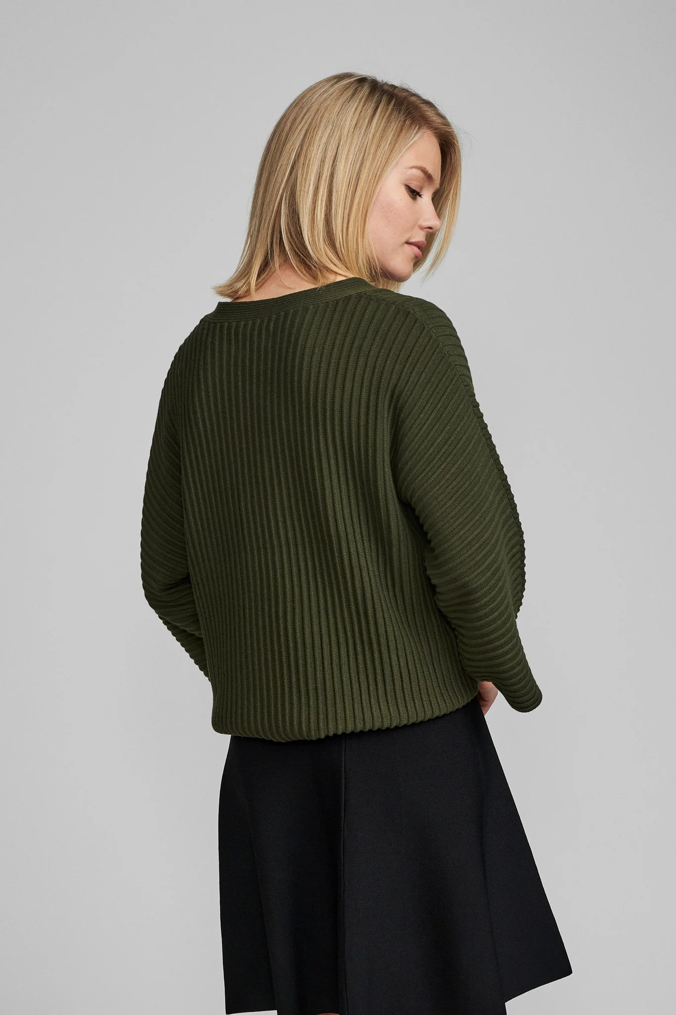 NUIRMELIN V-NECK PULLOVER - NOOS - Deep Depth - Image 2