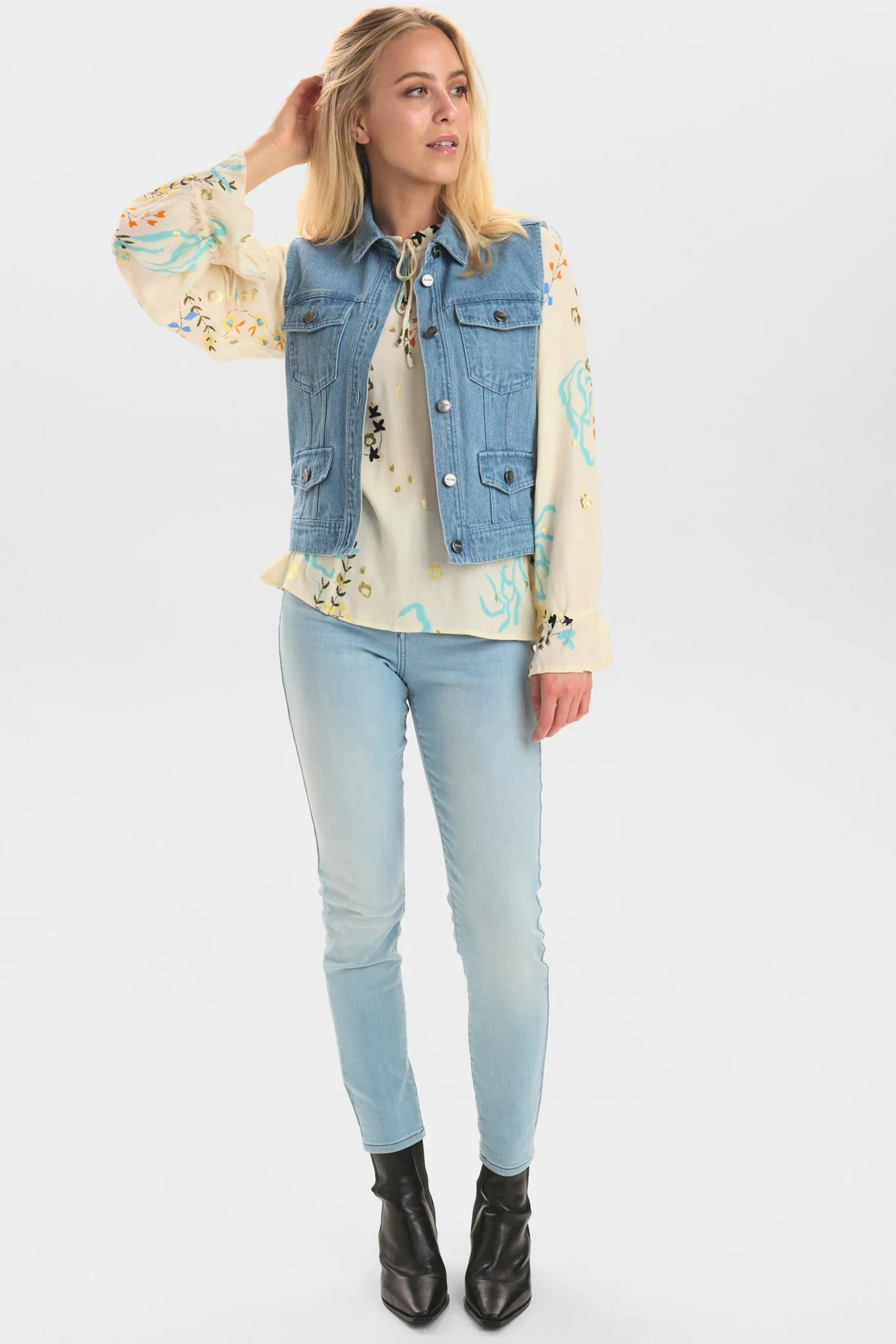 NUJENNA WAISTCOAT - Light Blue Denim - Image 3