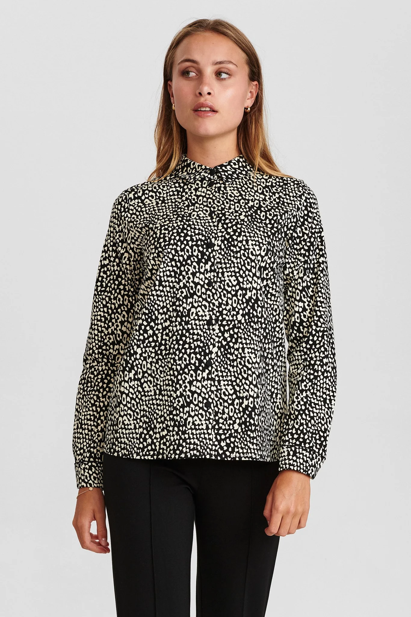 NUJESSICA SHIRT - Caviar