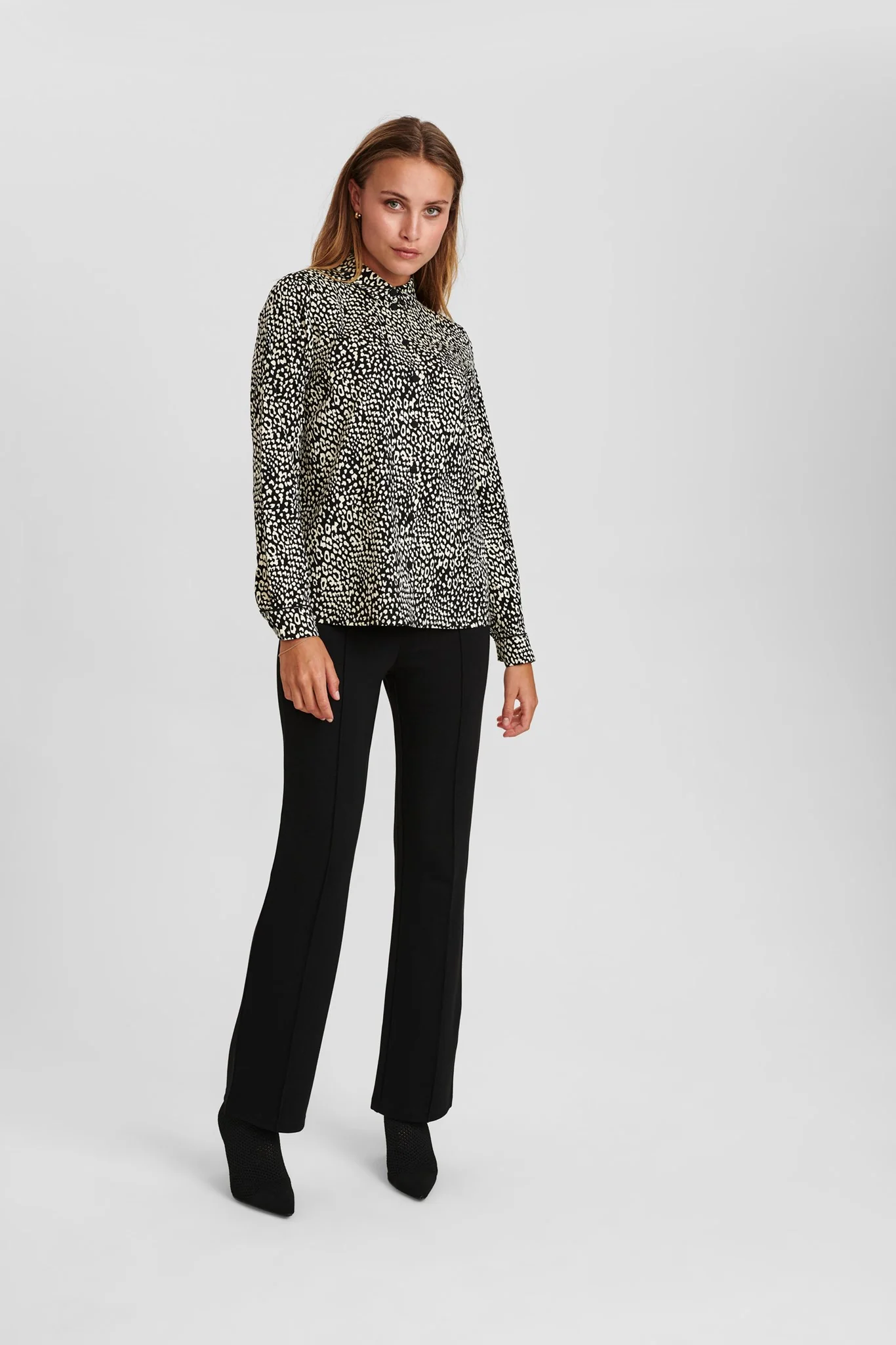 NUJESSICA SHIRT - Caviar - Image 3