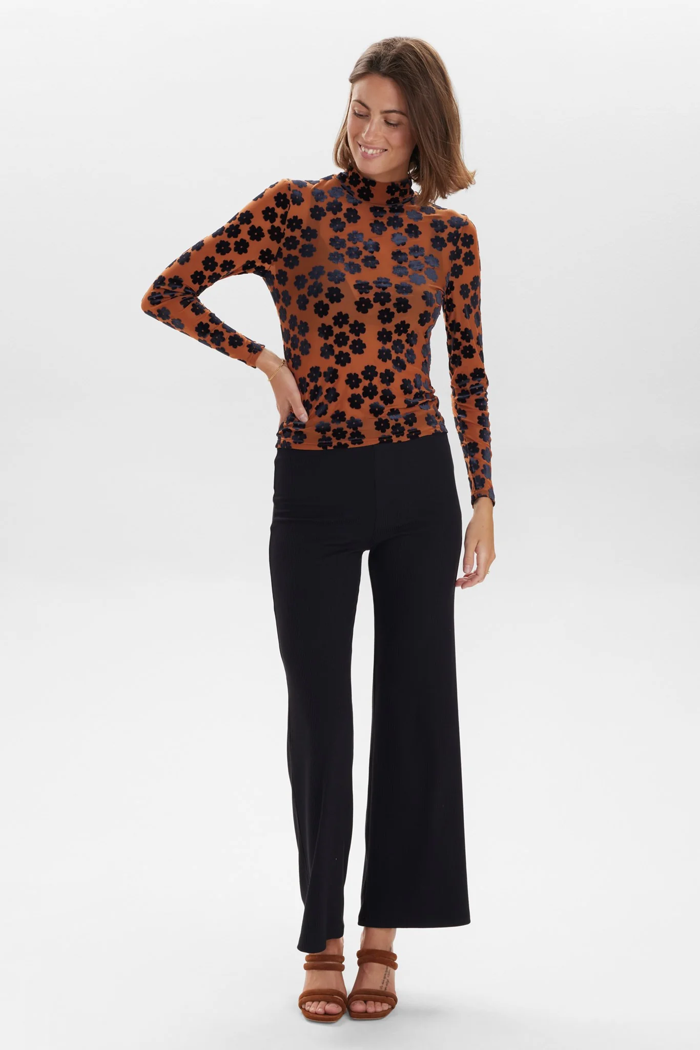 NUJOHANNA HIGH NECK - Raw Sienna - Image 3