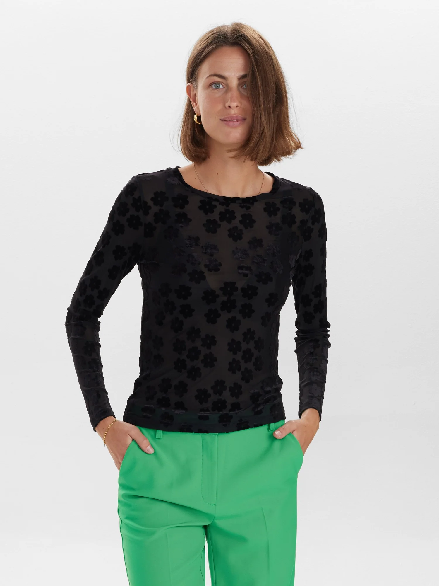 NUJOHANNA ROUND NECK - Caviar