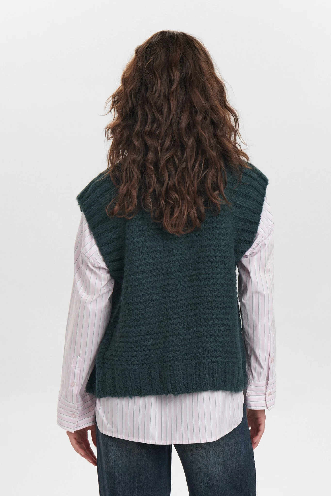 NUJU VEST - Botanical Garden - Image 2
