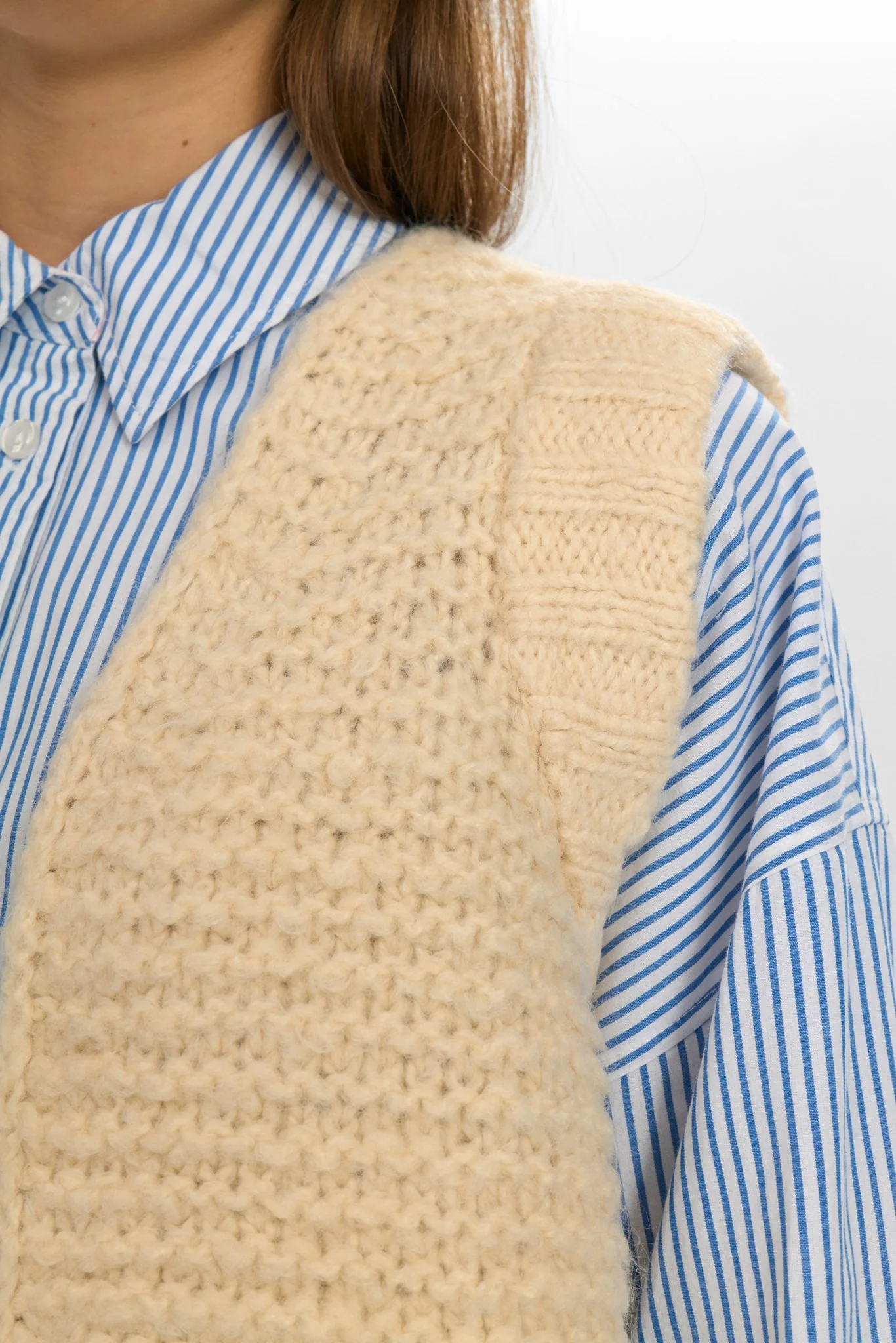 NUJU VEST - Creme Melange - Image 4