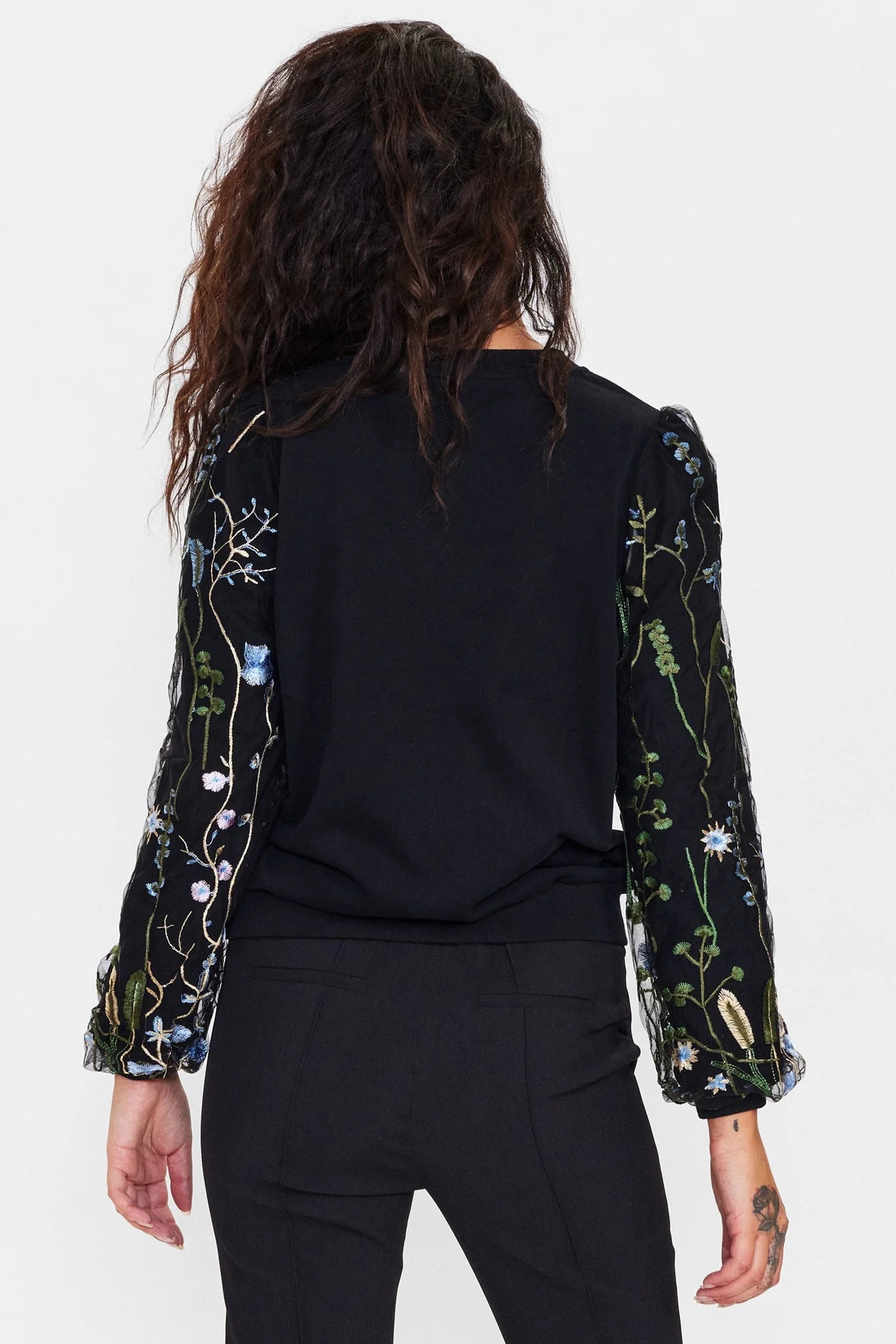 NUJUNO SWEAT - Caviar - Image 2