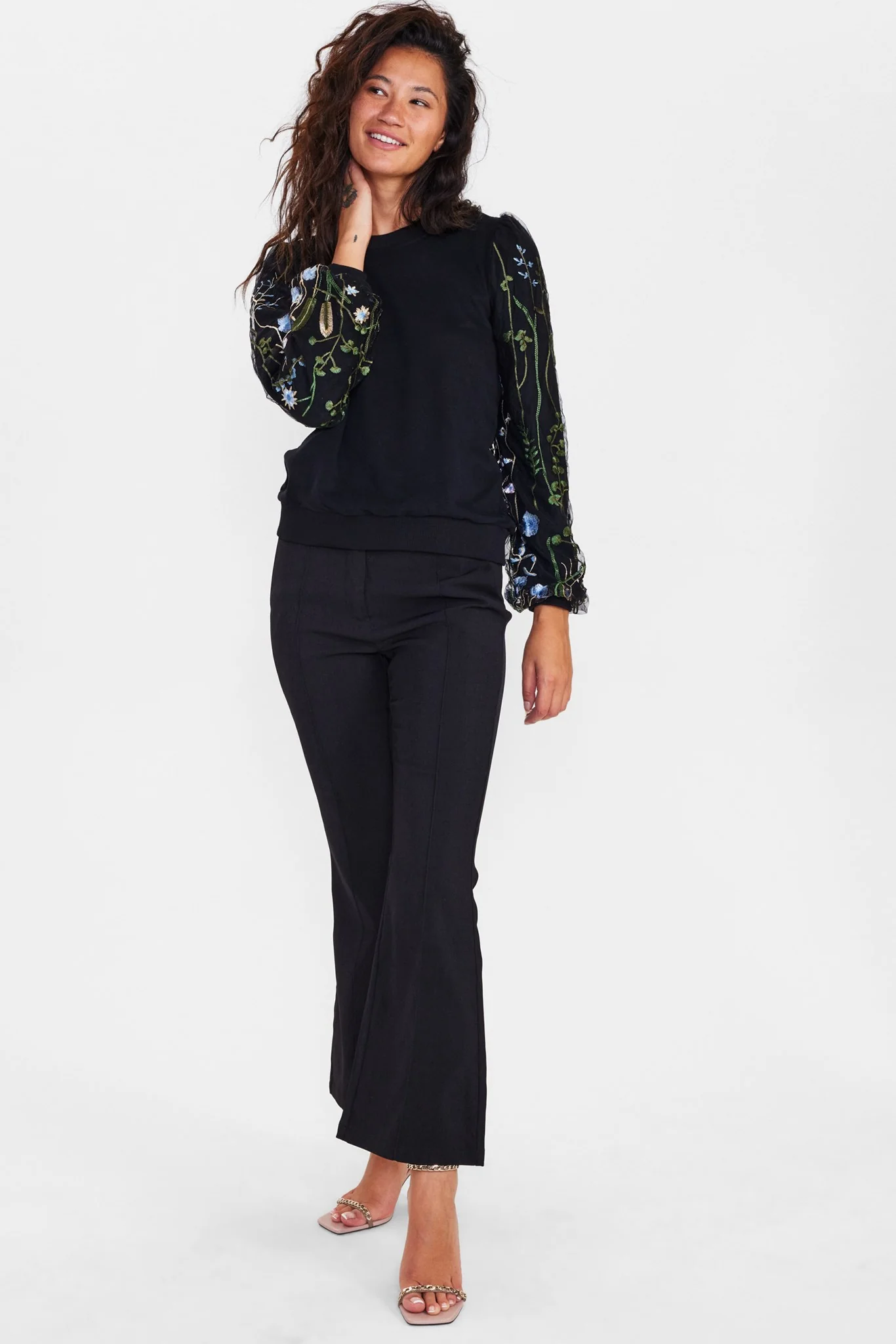 NUJUNO SWEAT - Caviar - Image 3