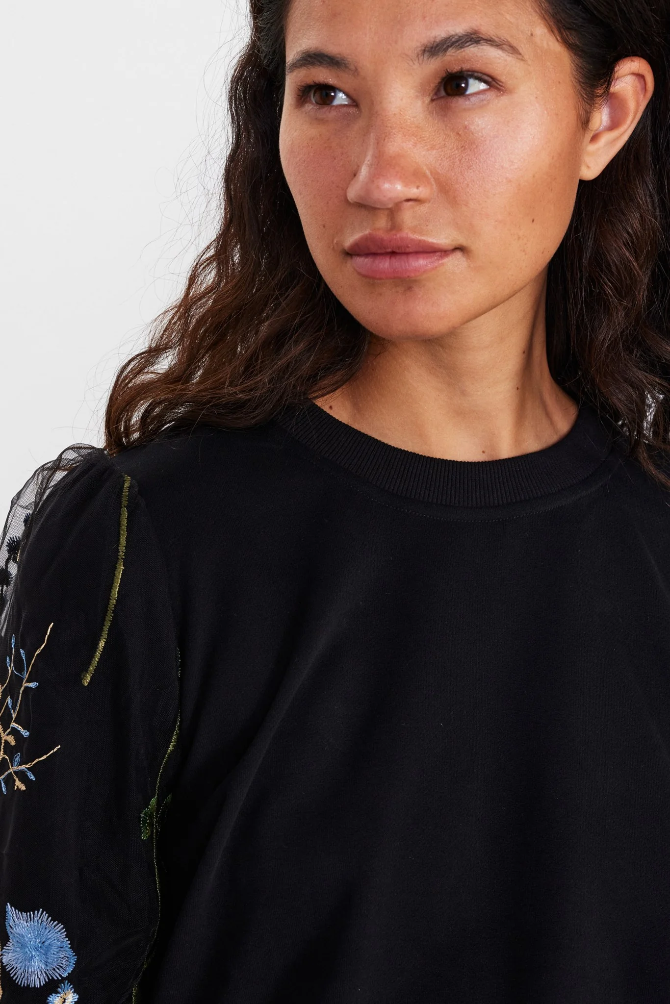NUJUNO SWEAT - Caviar - Image 5