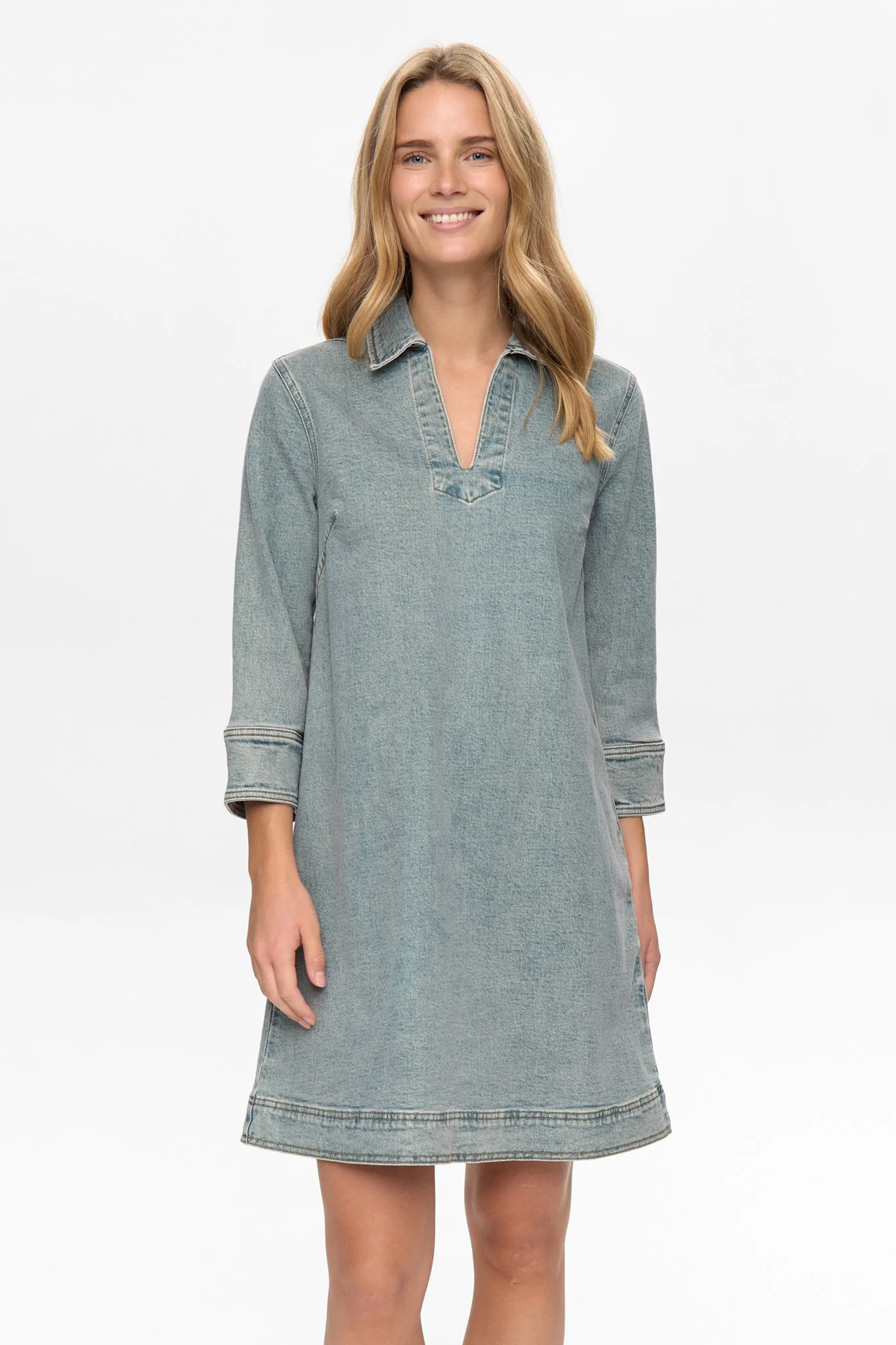 NUKANSAS V-NECK- 3/4 SLEEVE DRESS - Light Blue Vintage Denim