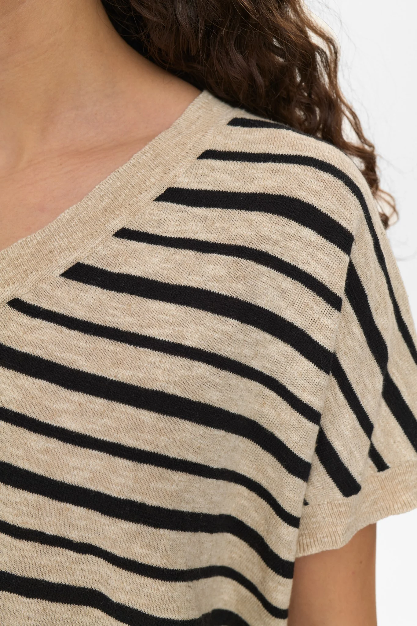 NUKIKI PULLOVER - Caviar - Image 4
