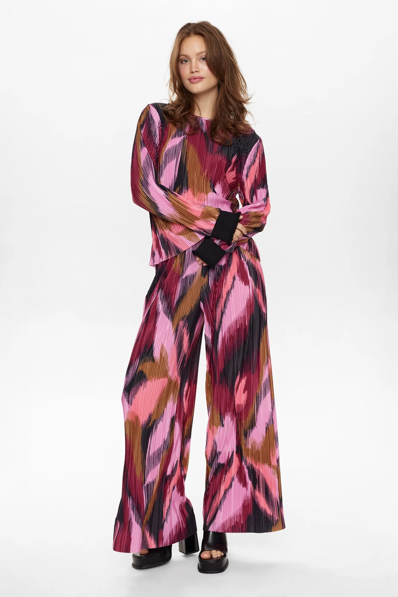 NULEAVY BLOUSE - Beet Red - Image 3