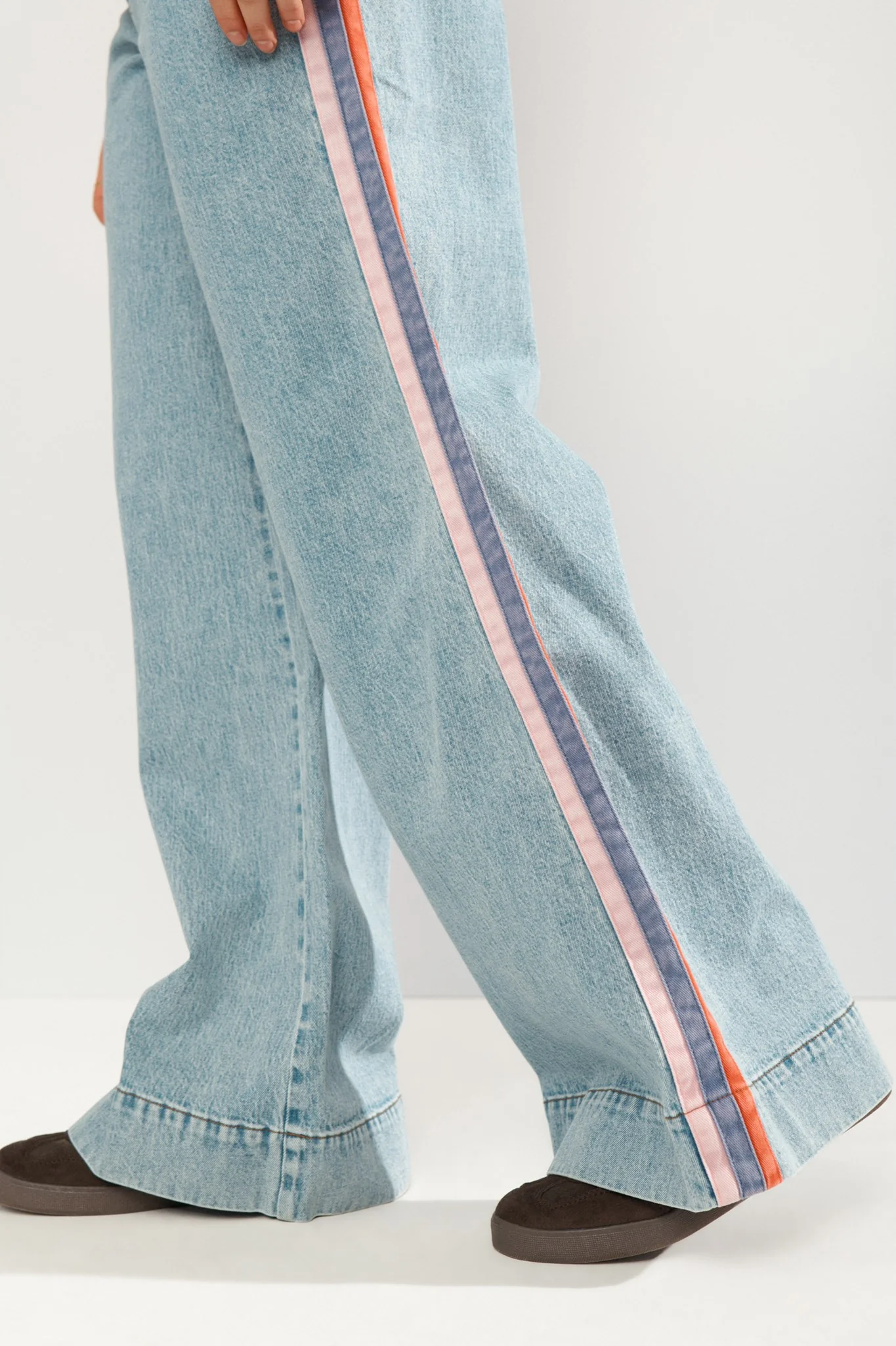 NUMALAGA HR WIDE JEANS BI3010 - Light Blue Denim - Image 5