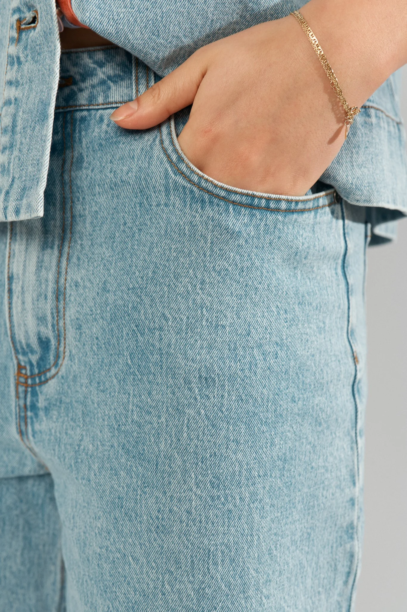NUMALAGA SHORTS - Light Blue Denim - Image 4