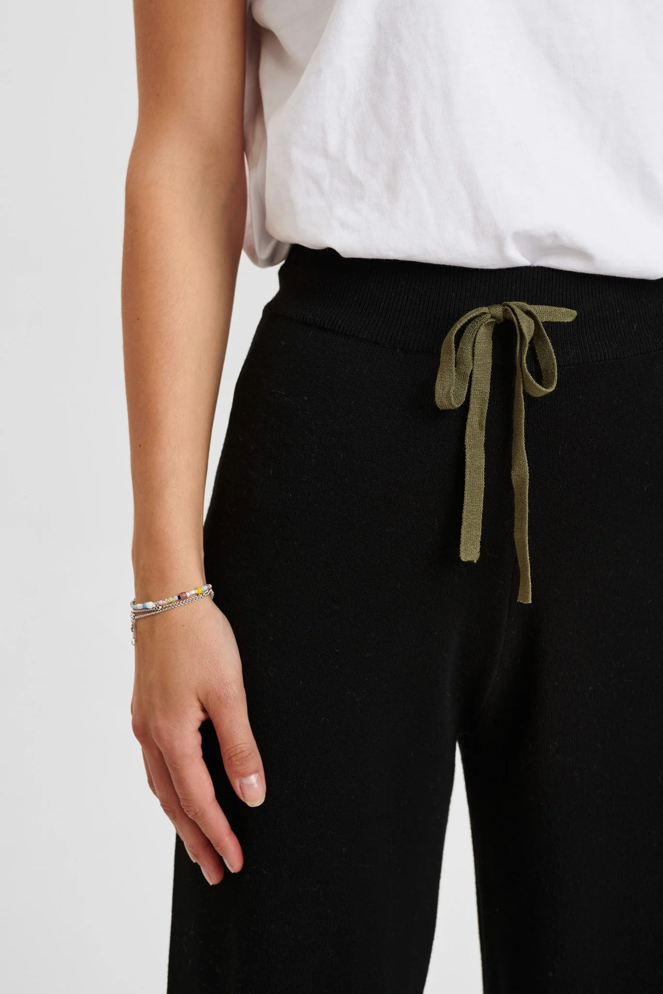NUMALONE KNIT PANTS - Caviar - Image 4