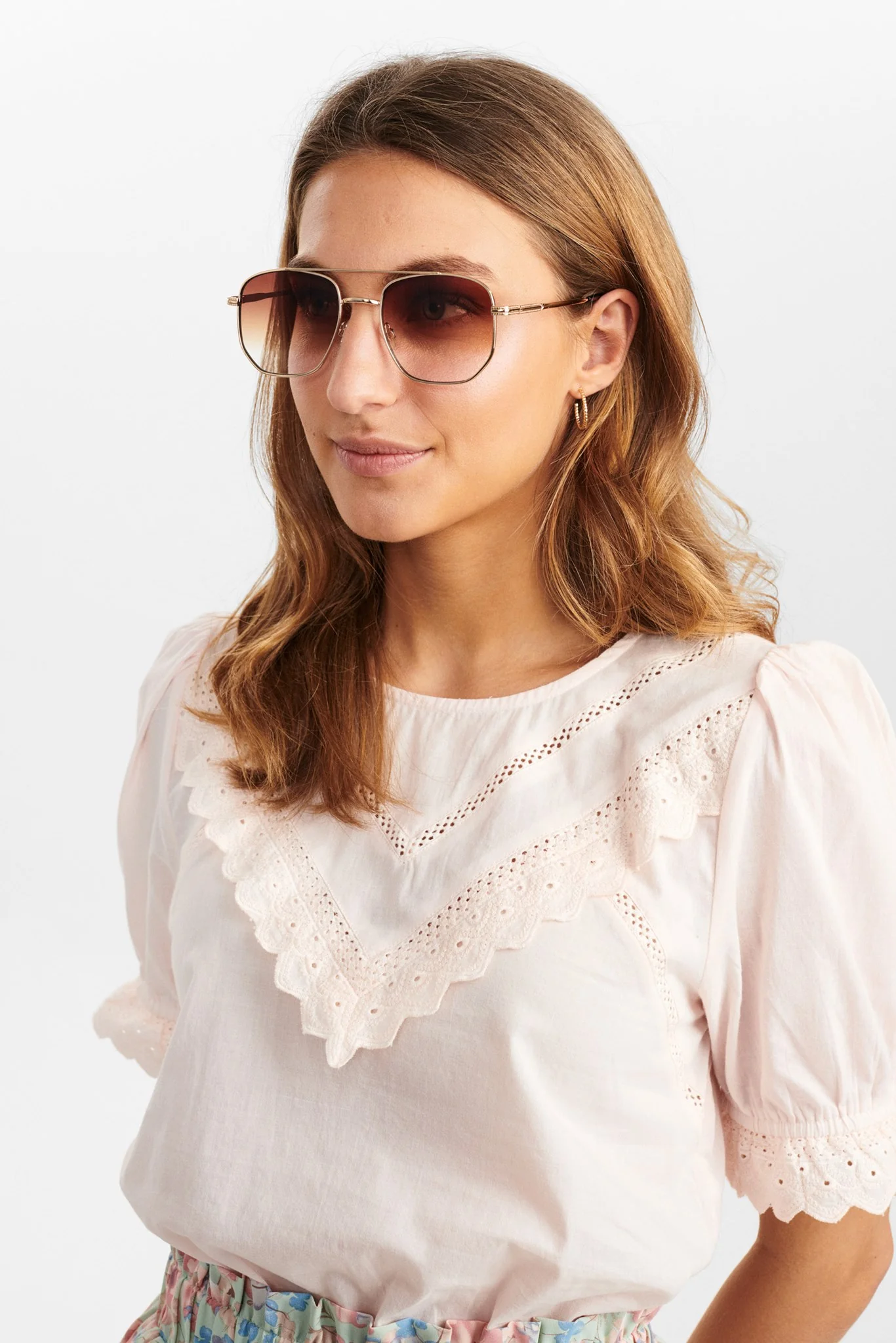 NUMAMMIE SUNGLASSES - Gold - Image 2