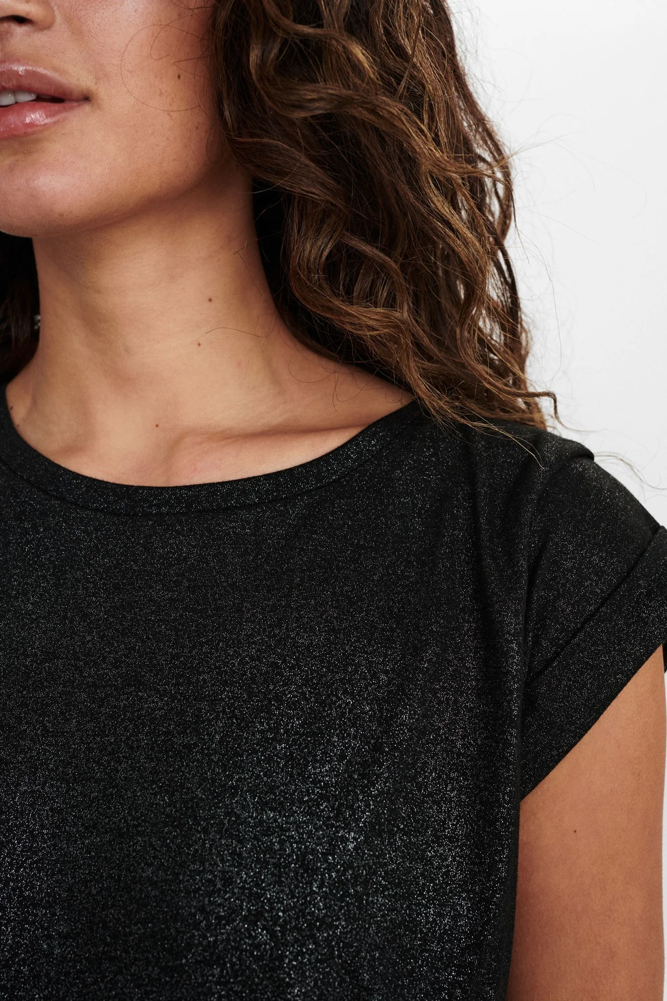 NUMANNI TEE - Caviar - Image 4