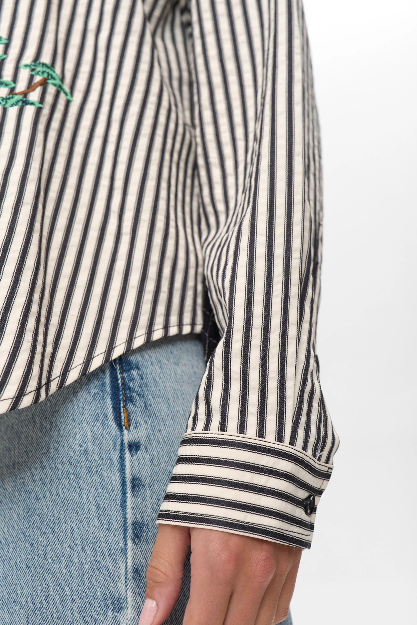 NUMISO SHIRT - Caviar - Image 4