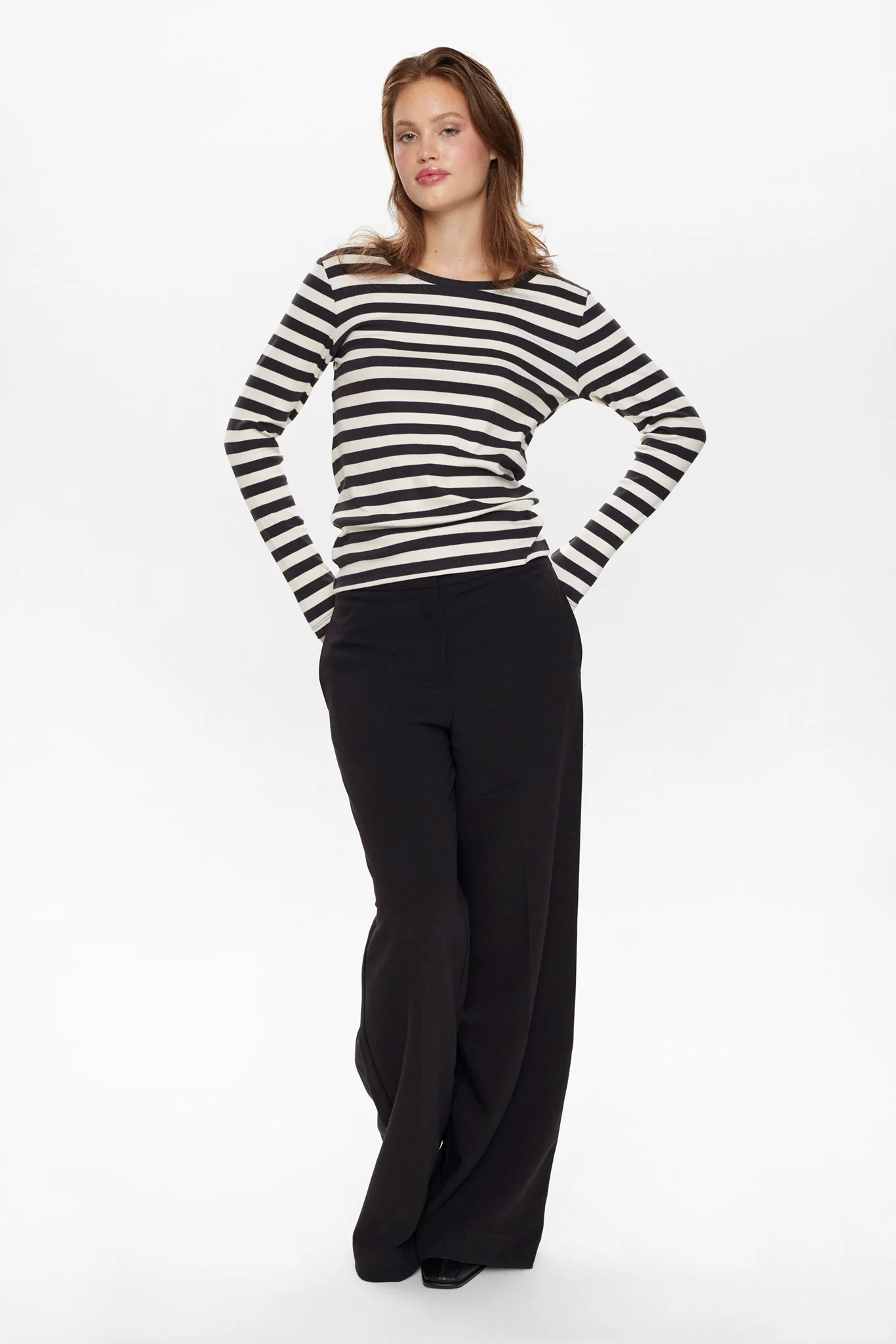 NUMOXIE LS T-SHIRT - Caviar - Image 3