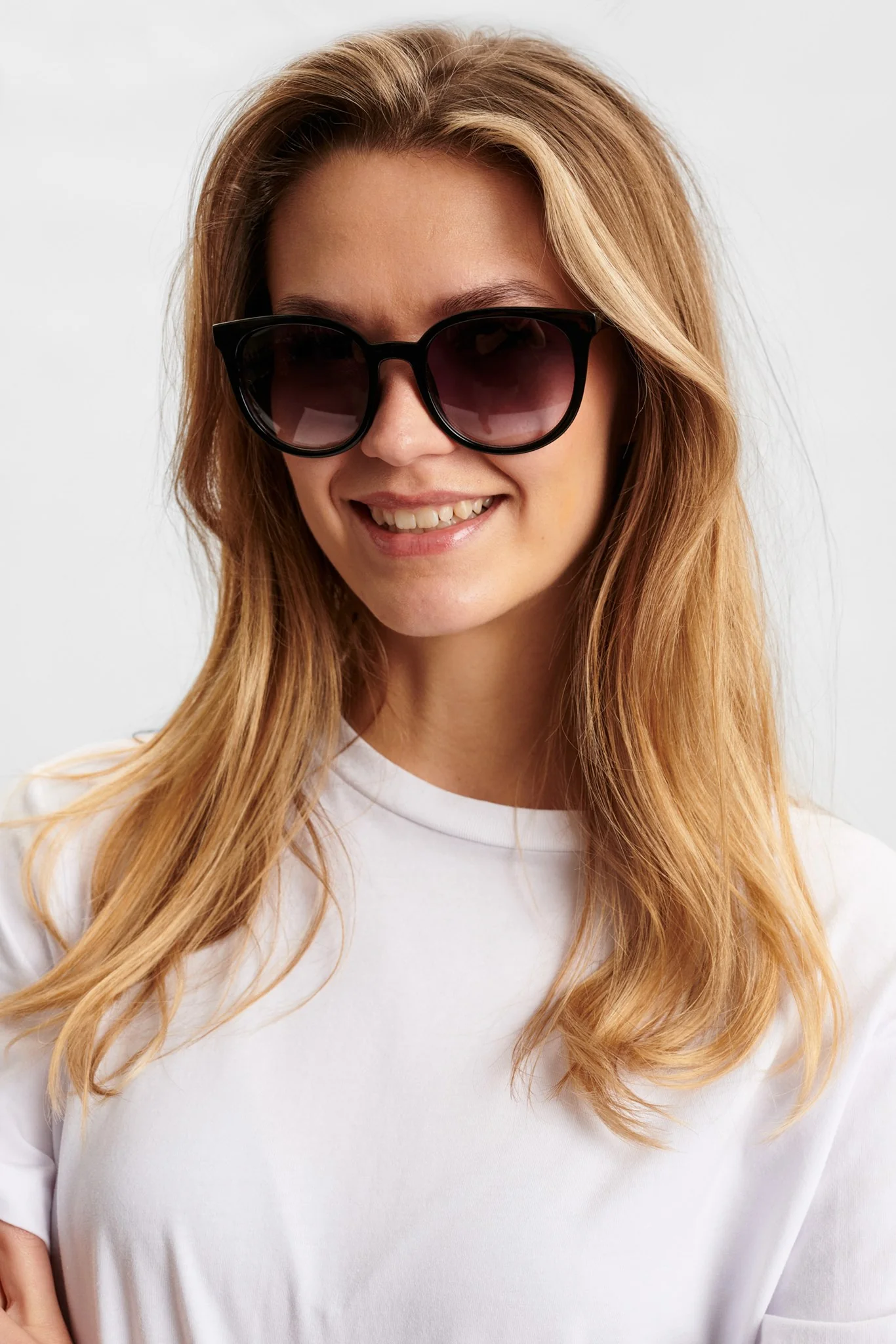 NUMUMBAI SUNGLASSES - Caviar - Image 2