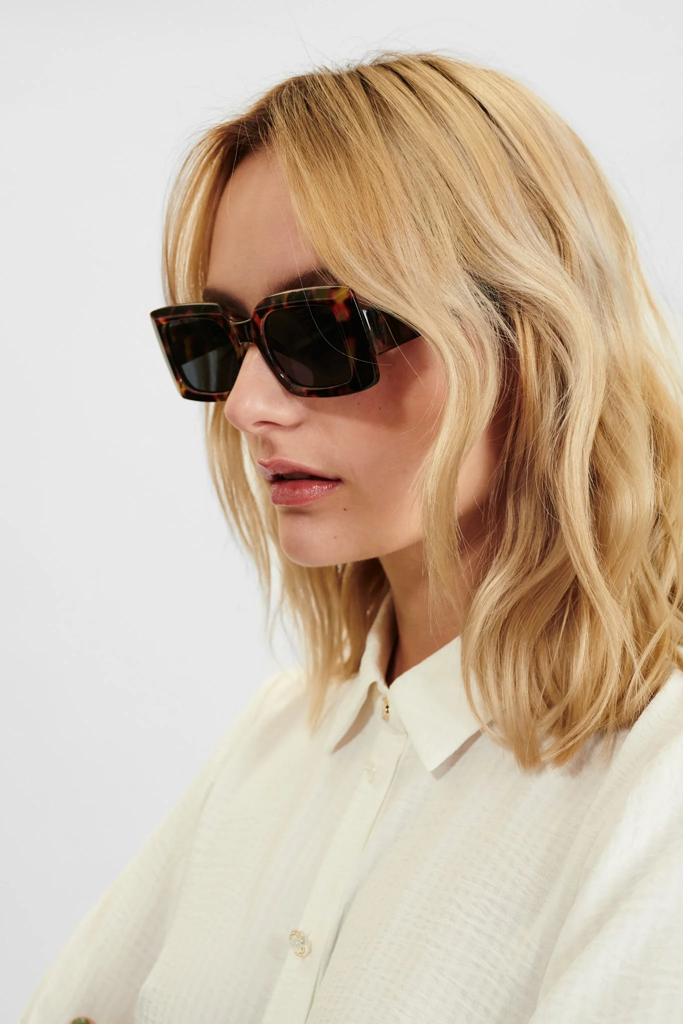 NUNANCEY SUNGLASSES - Caviar - Image 2
