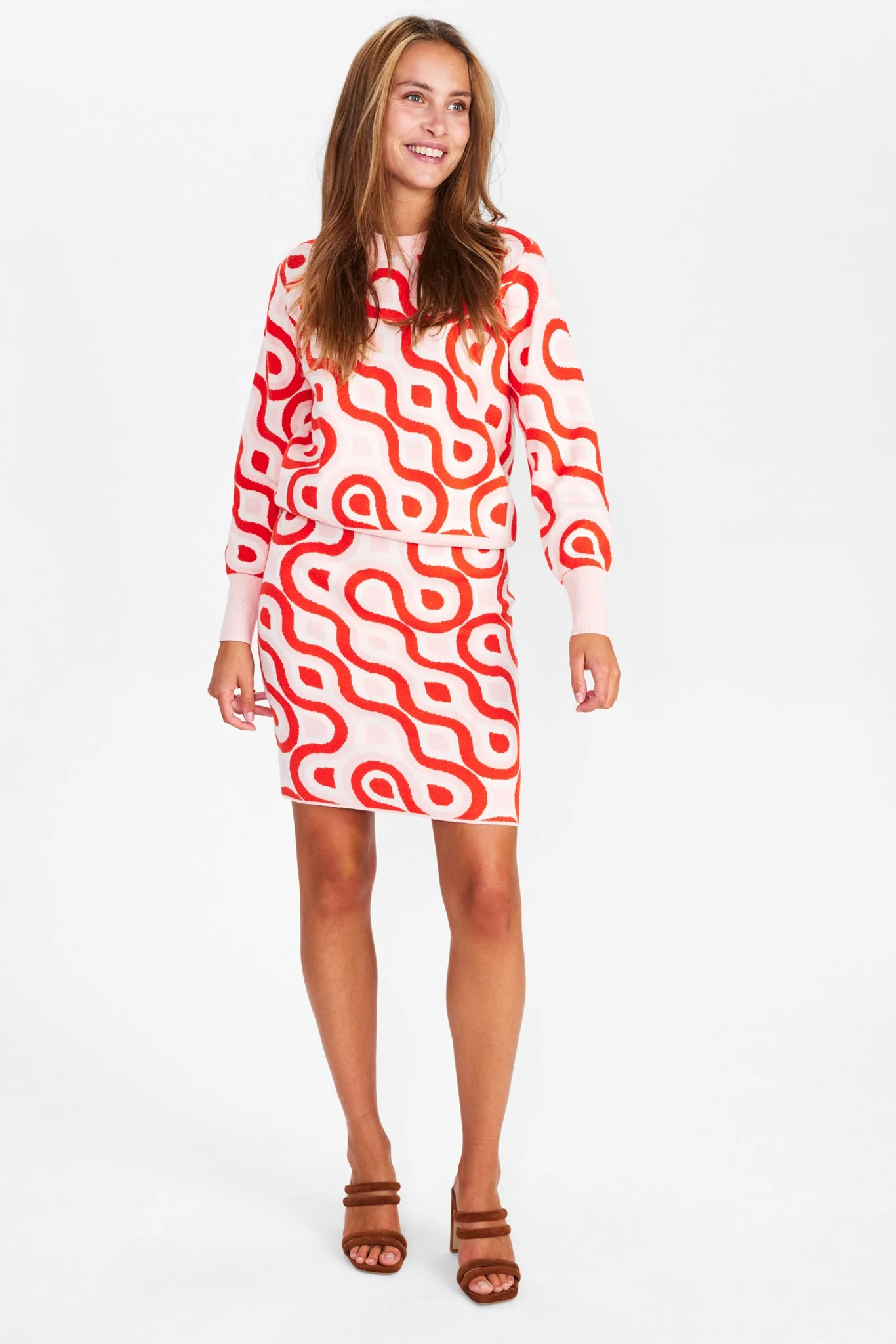 NUNANJA PULLOVER - Cherry Tomato - Image 3