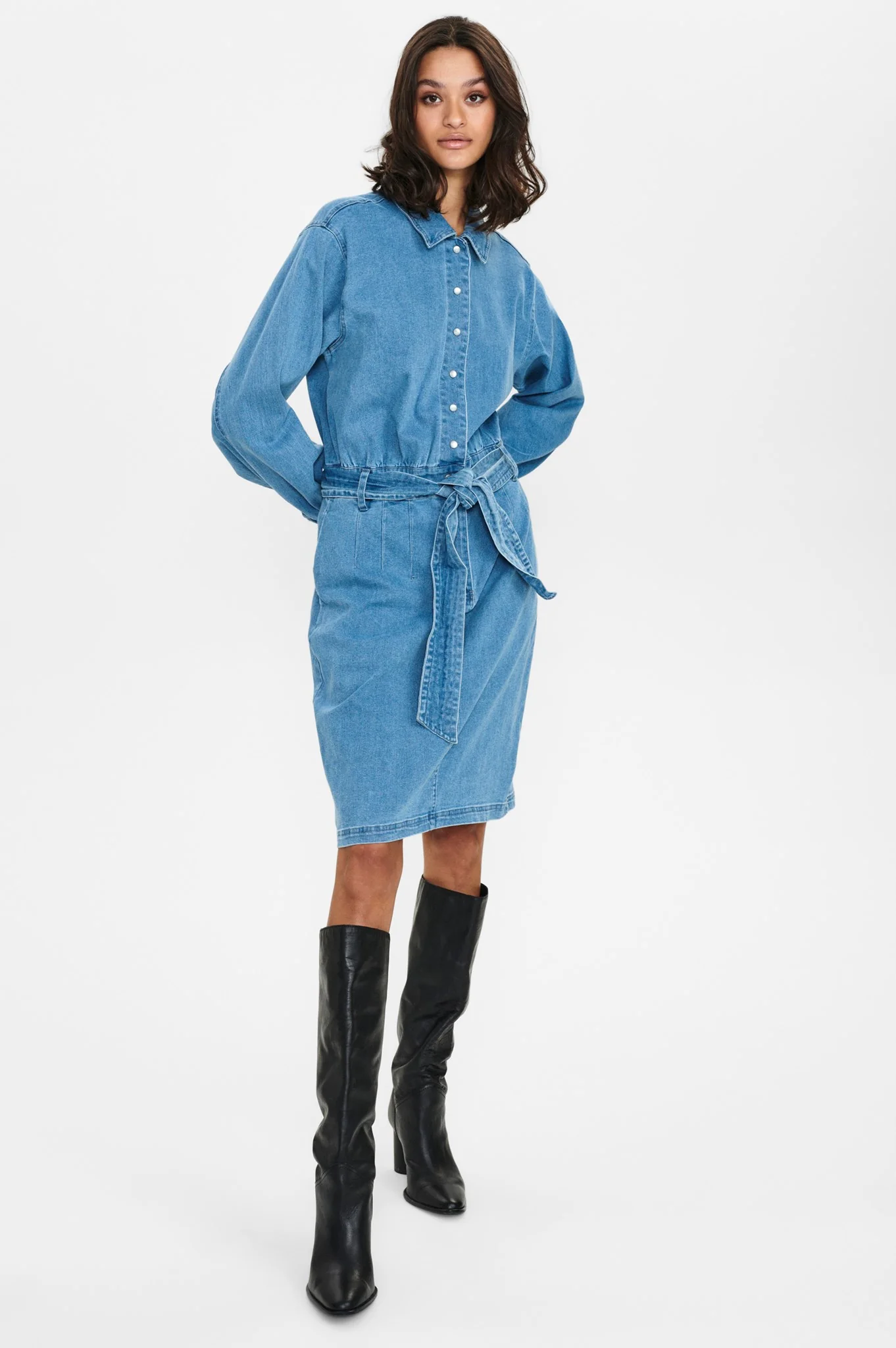 NUNANNA DRESS - Light Blue Denim - Image 3