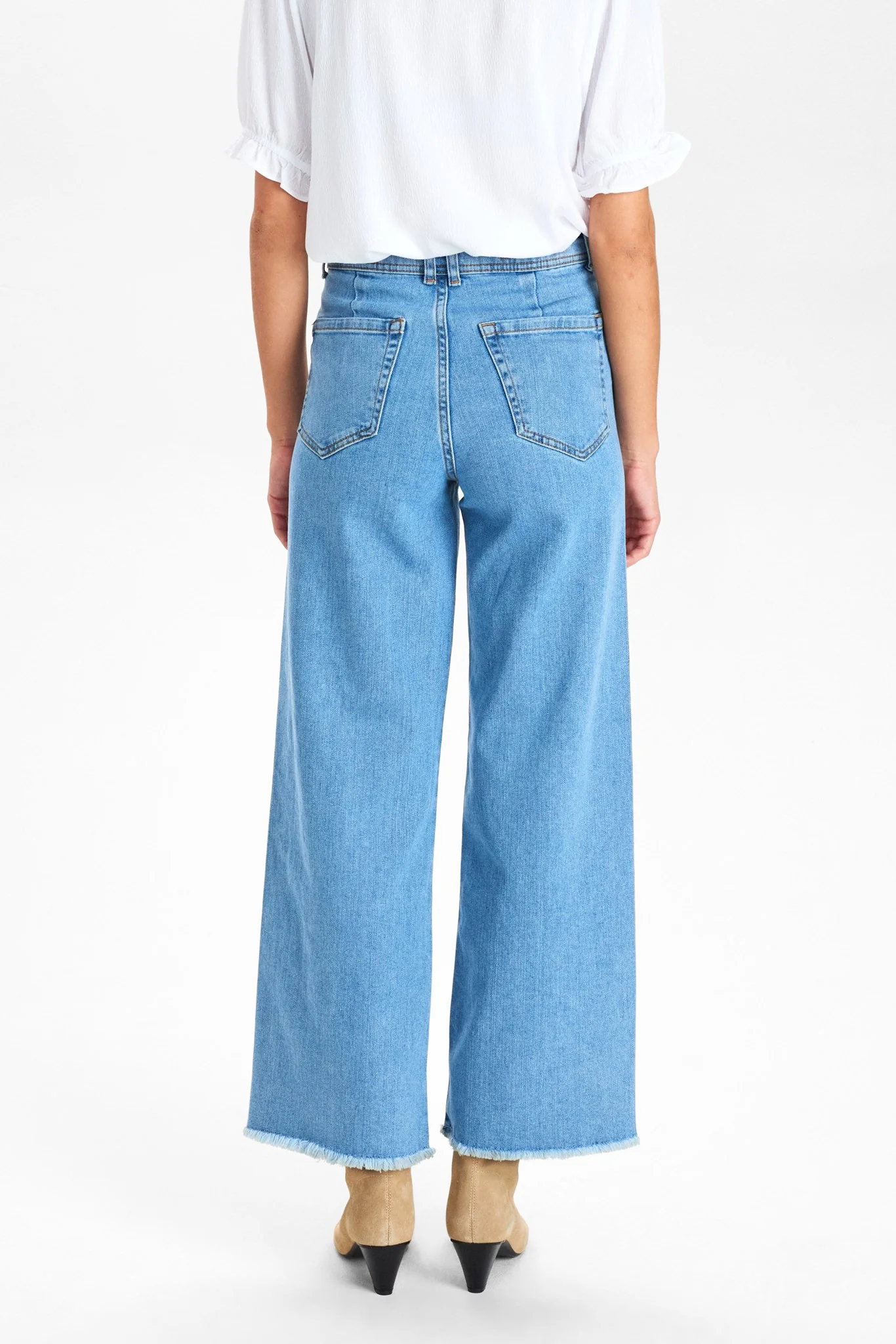 NUNATASJA JEANS - Light Blue Denim - Image 2