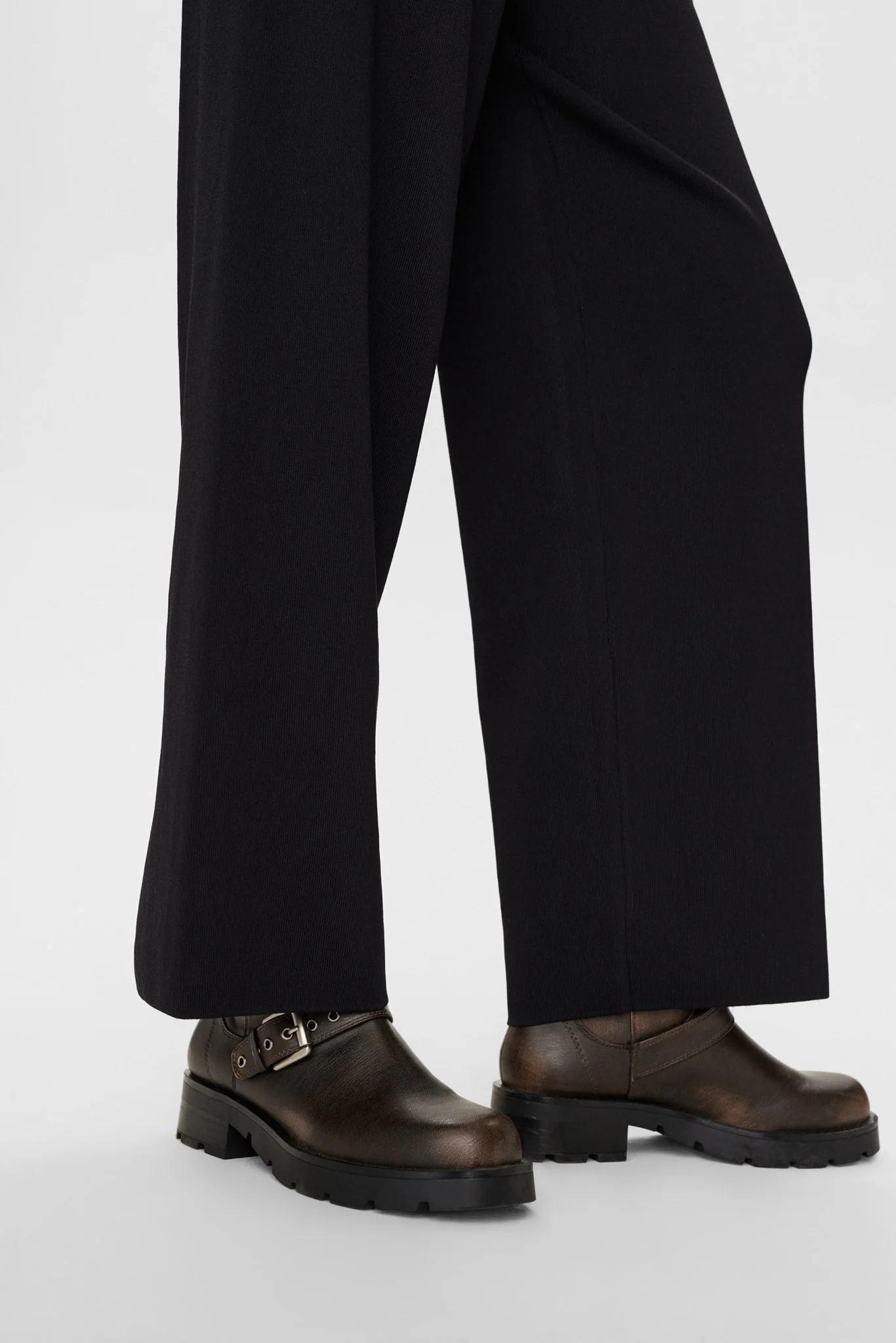 NUNILLI PANTS - Caviar - Image 4