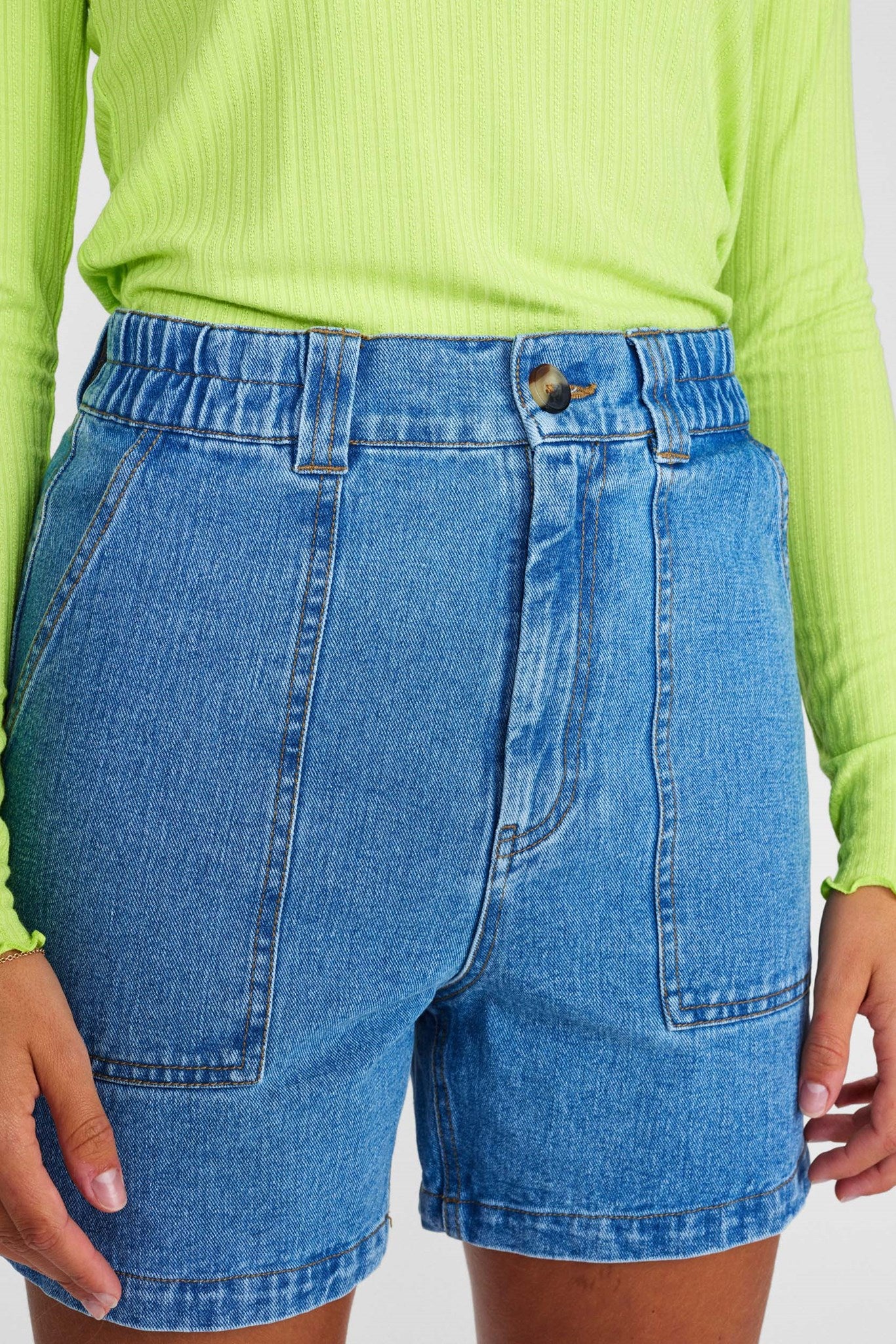 NUNINNA SHORTS - Light Blue Denim - Image 4