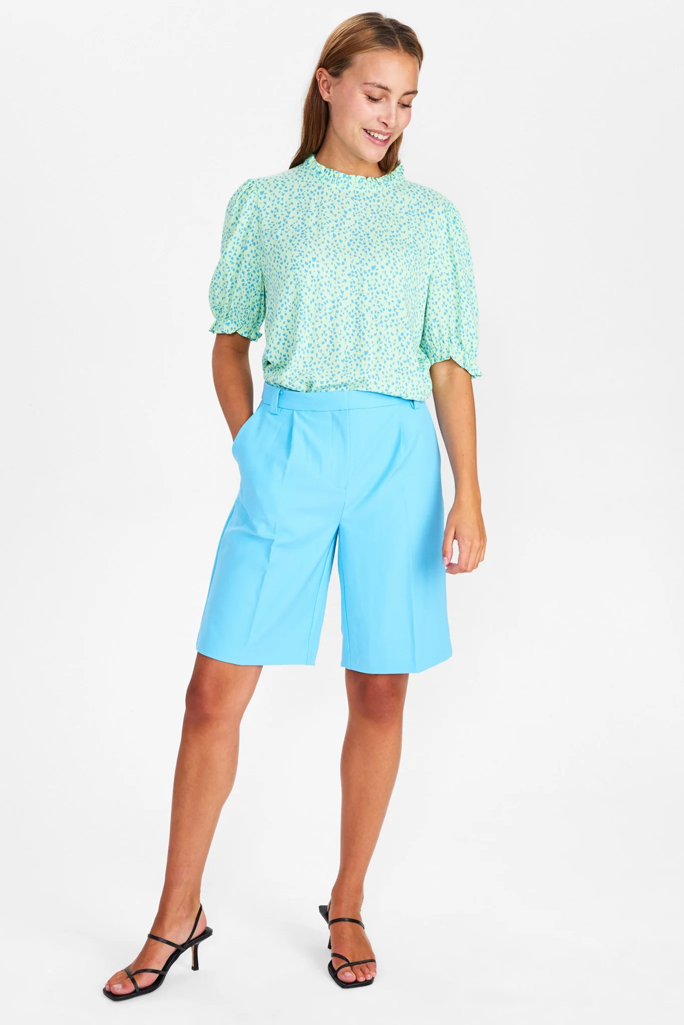 NUPAPRIKA SHORTS - Bonnie Blue - Image 3