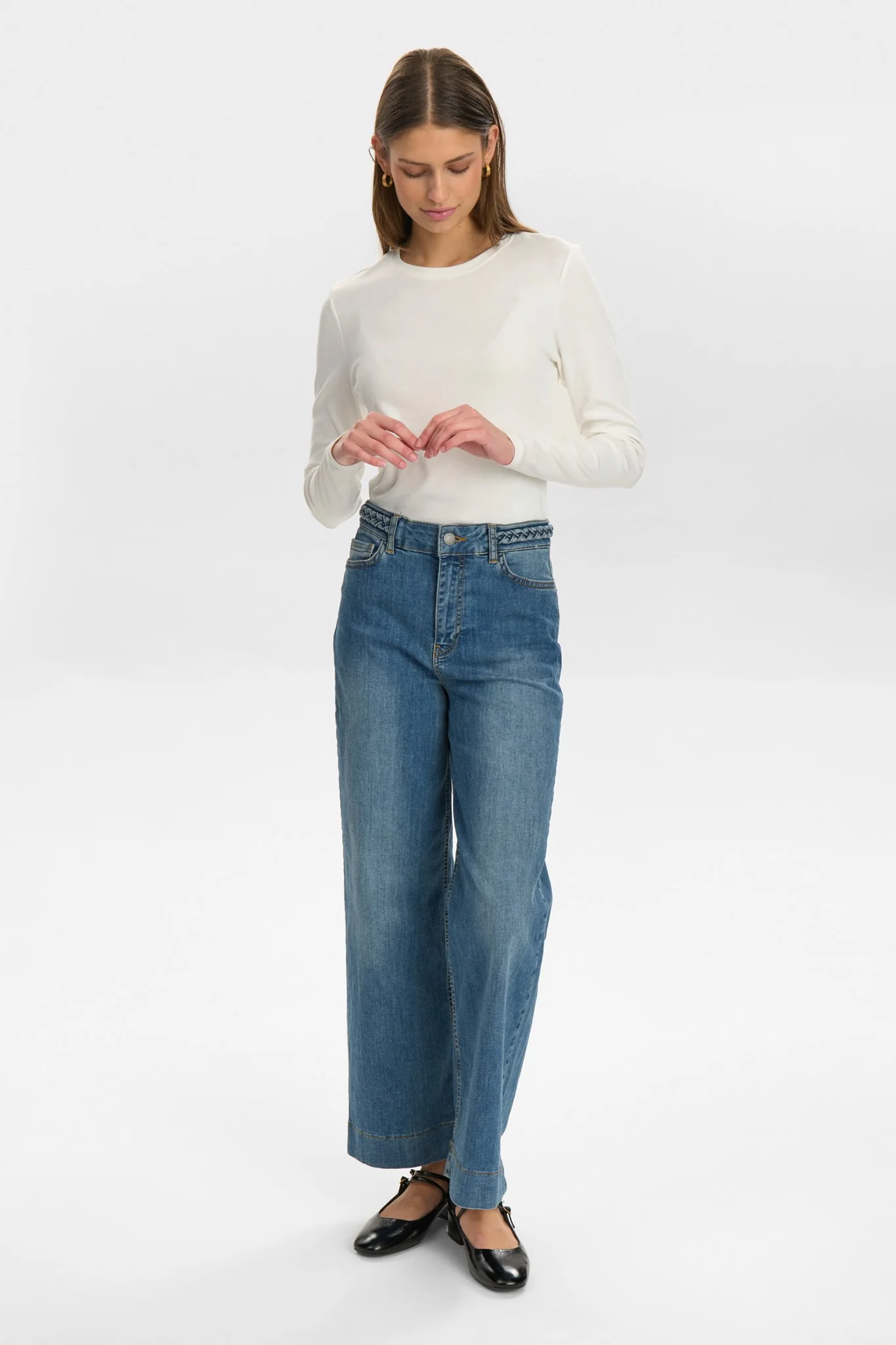 NUPARIS CROPPED JEANS  - Light Denim Blue 2 - Image 3