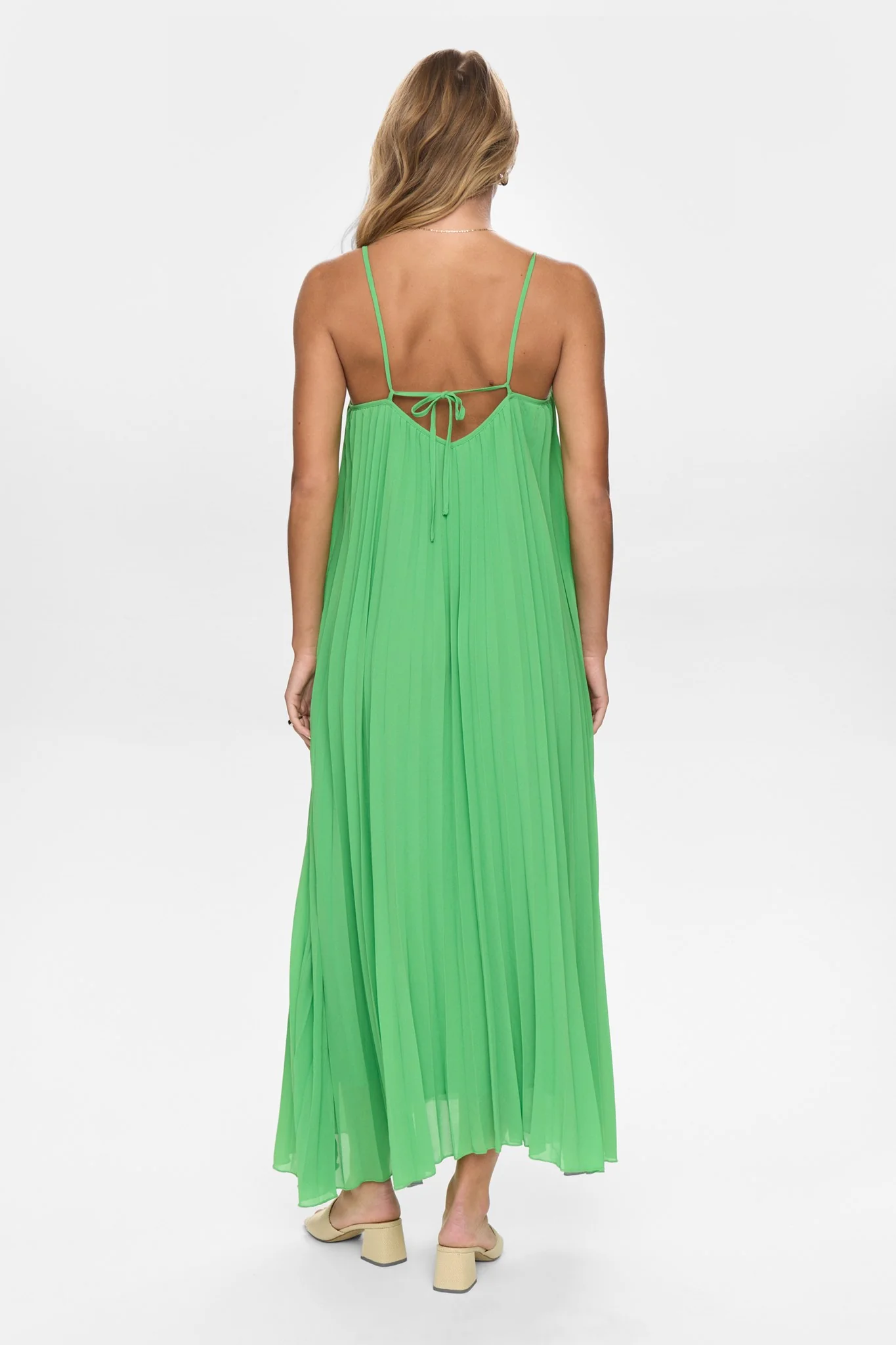 NUPARISA DRESS - Classic Green - Image 2