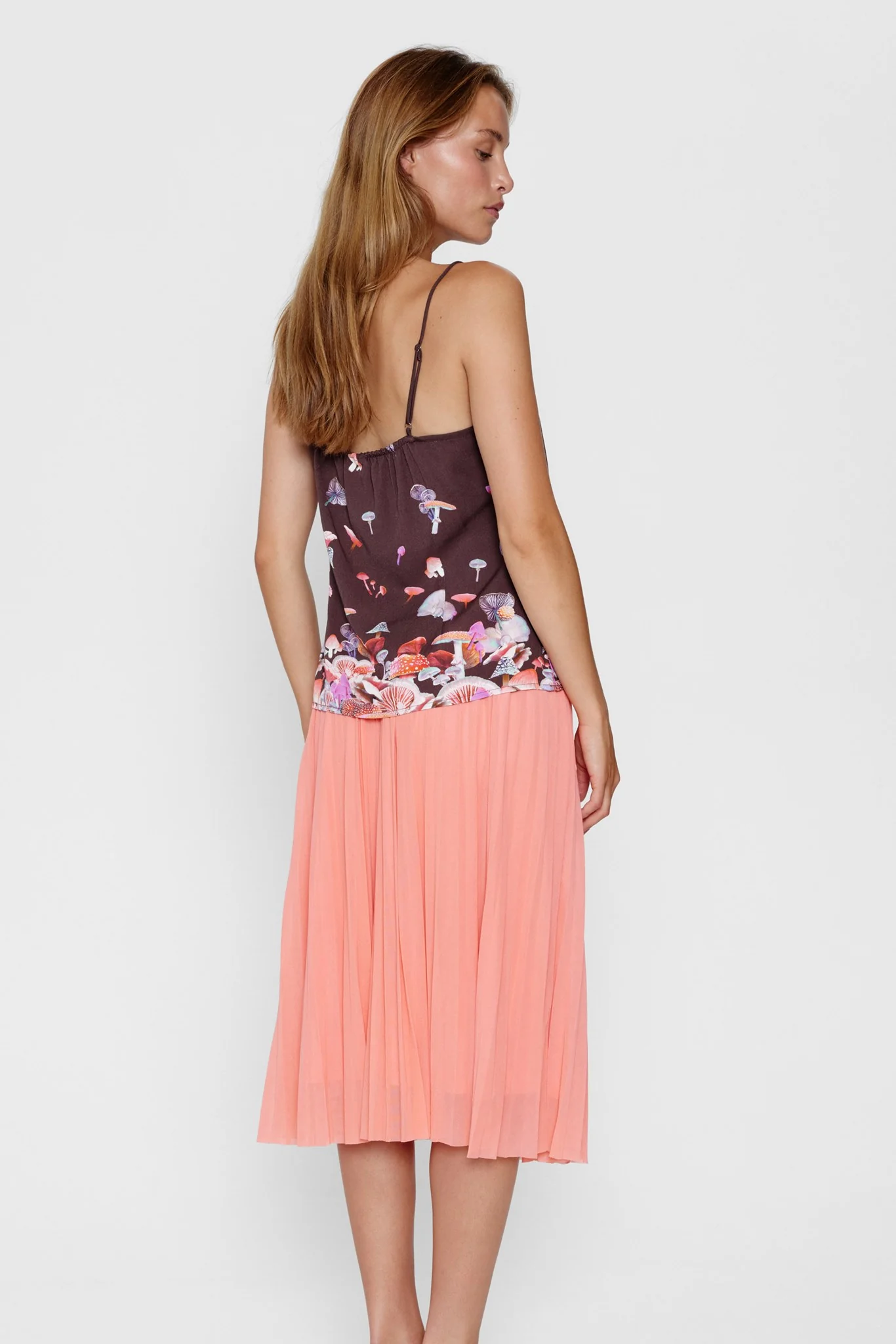 NUPEGGY STRAP TOP - Chicory Coffee - Image 2