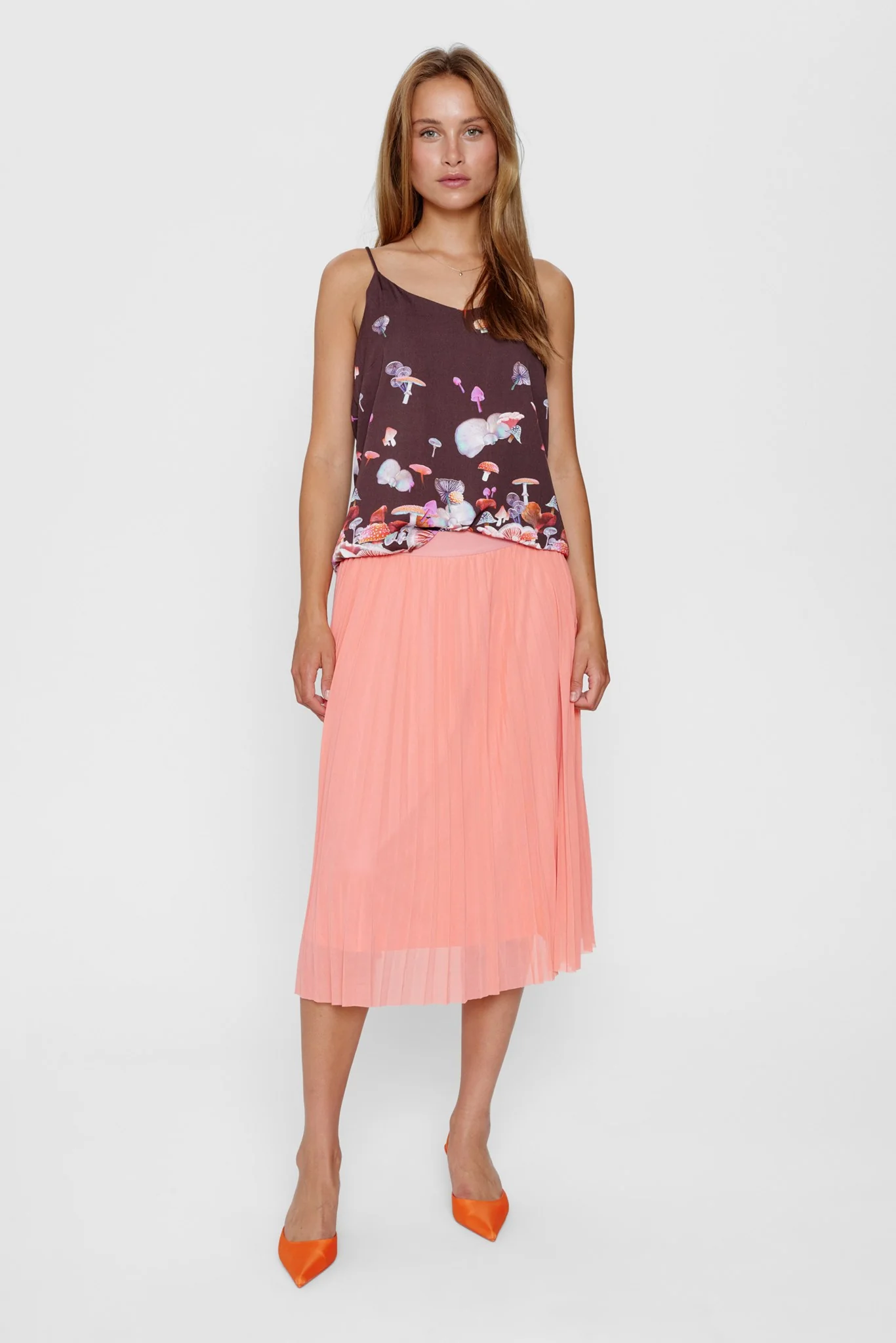 NUPEGGY STRAP TOP - Chicory Coffee - Image 3
