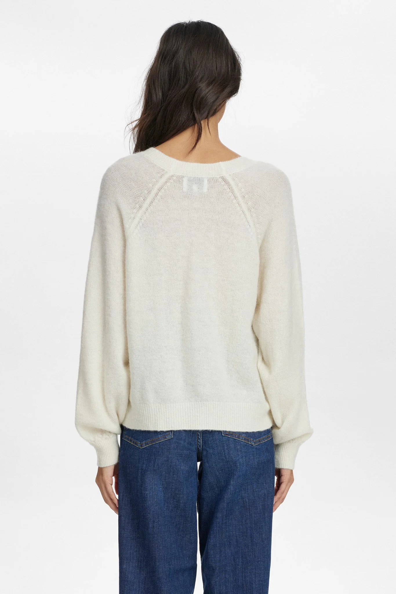 NURIETTE V-NECK CARDIGAN - Cloud Dancer - Image 2