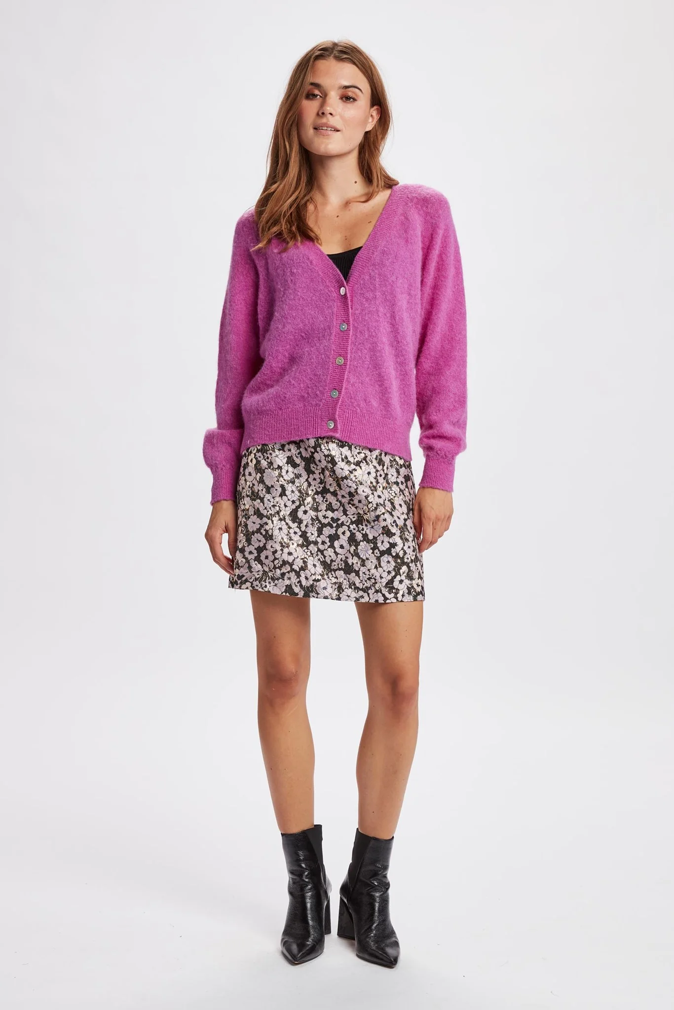 NURIETTE V-NECK CARDIGAN - Vibrant Orchid - Image 3
