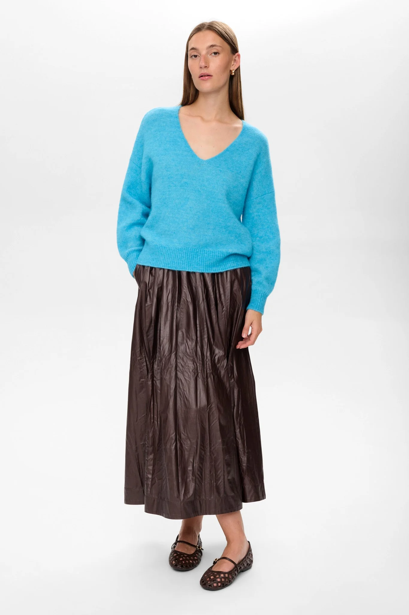 NURIETTE V-NECK PULLOVER  - Aquarius - Image 3