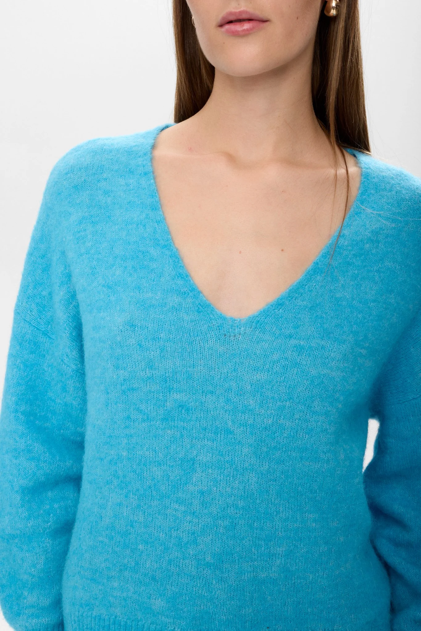 NURIETTE V-NECK PULLOVER  - Aquarius - Image 4