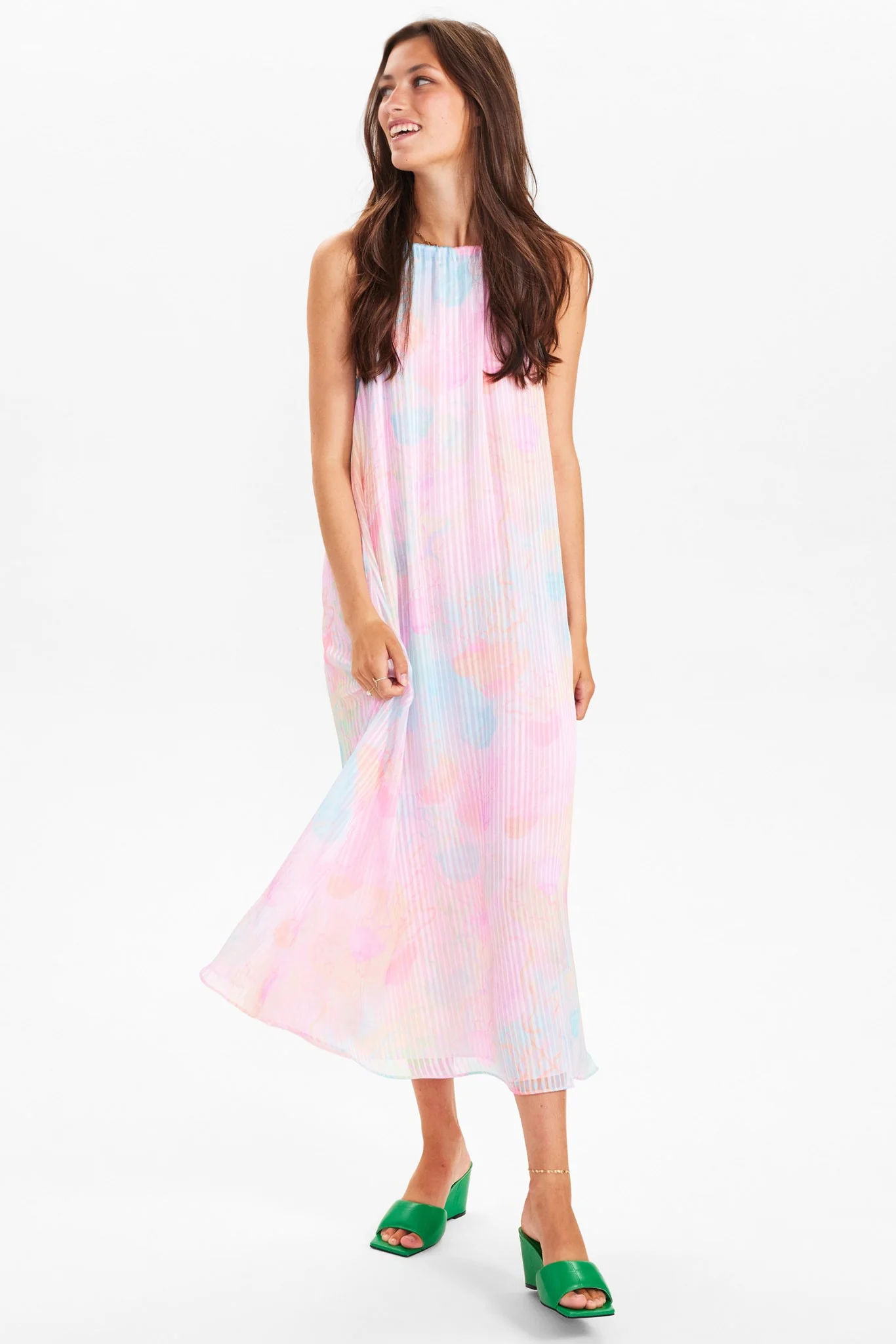 NURIKKE HALTERNECK DRESS - Pinkesque - Image 3