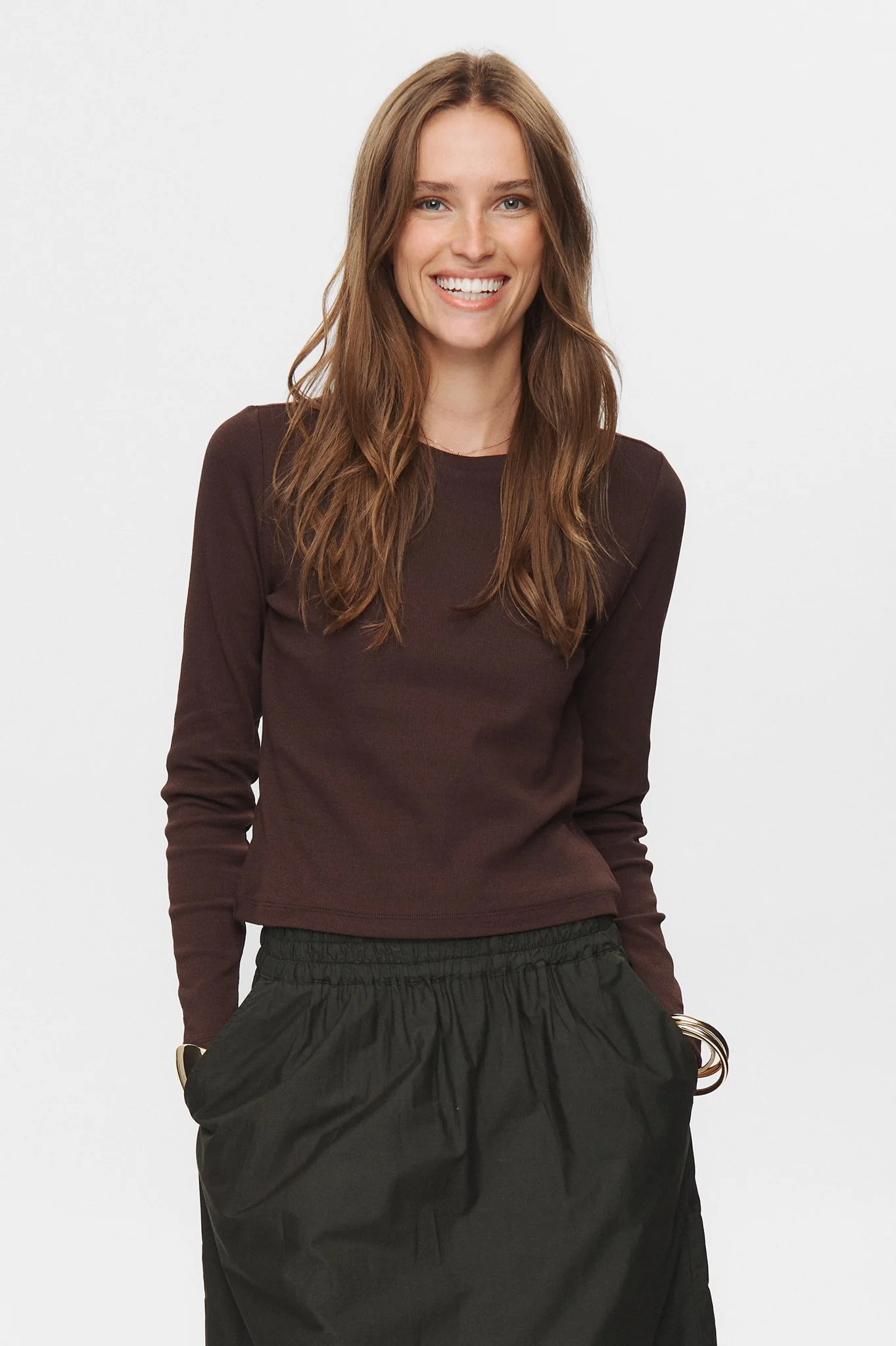 NURILEY LS CROPPED TEE - Black Coffee