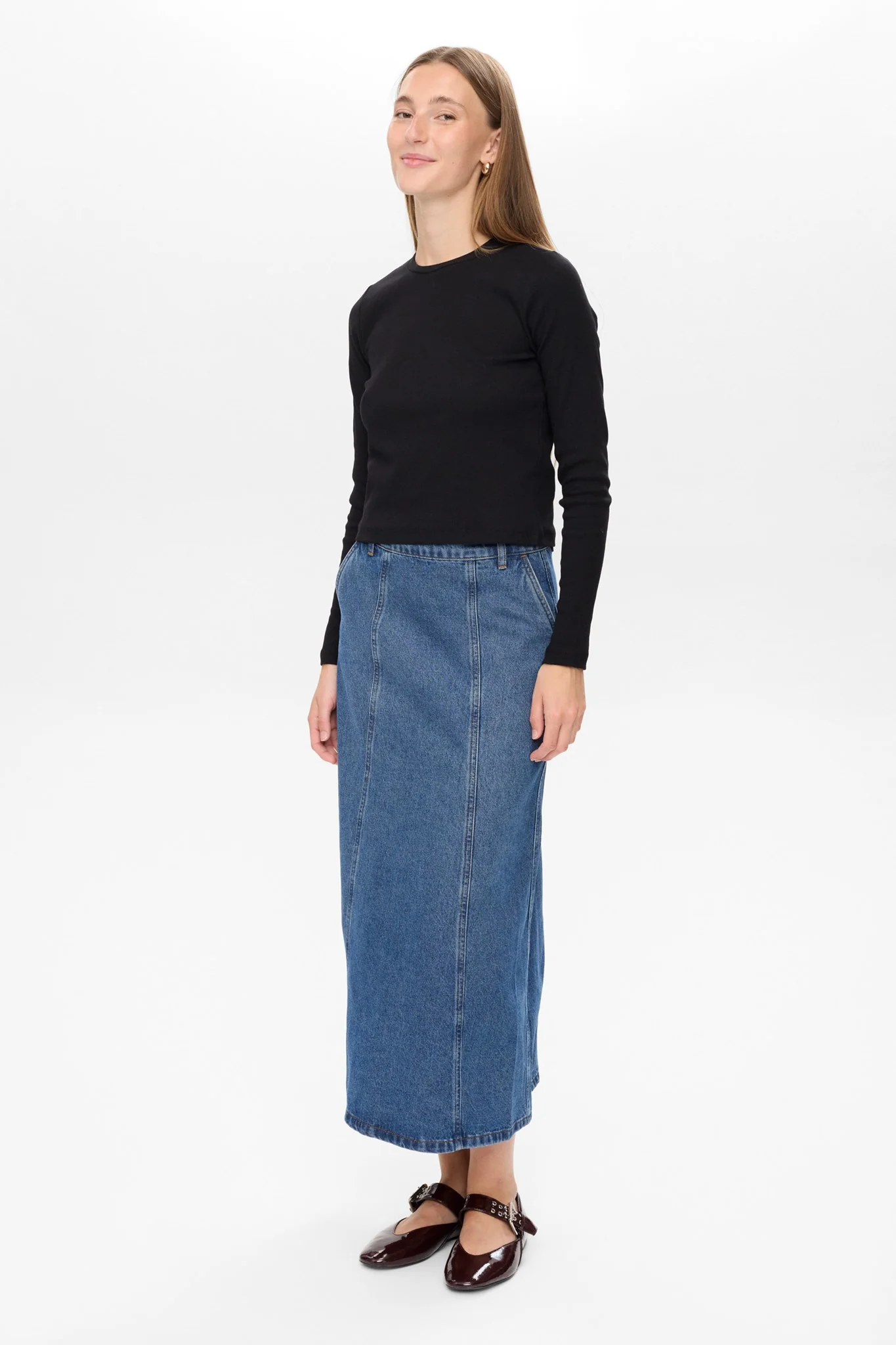 NURILEY LS CROPPED TEE - Caviar - Image 3